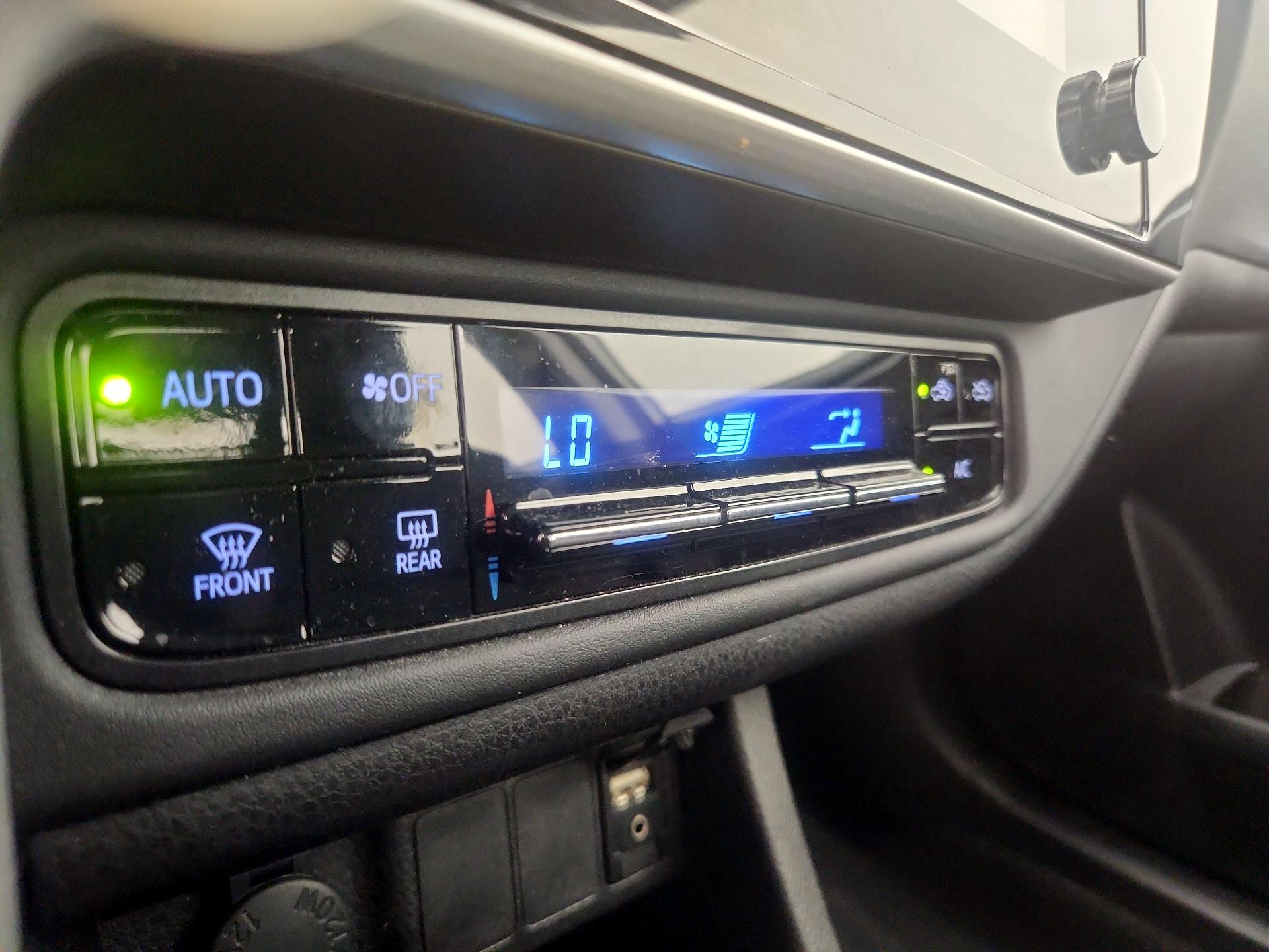 Thumbnail: 2019 Toyota Corolla - 16