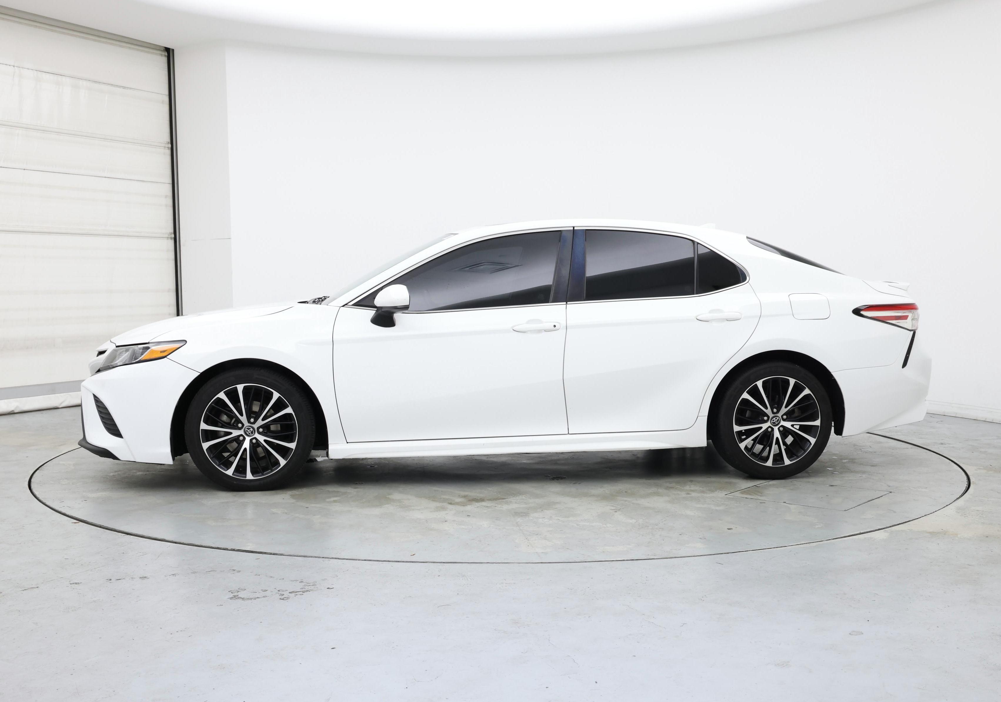 Thumbnail: 2020 Toyota Camry - 3