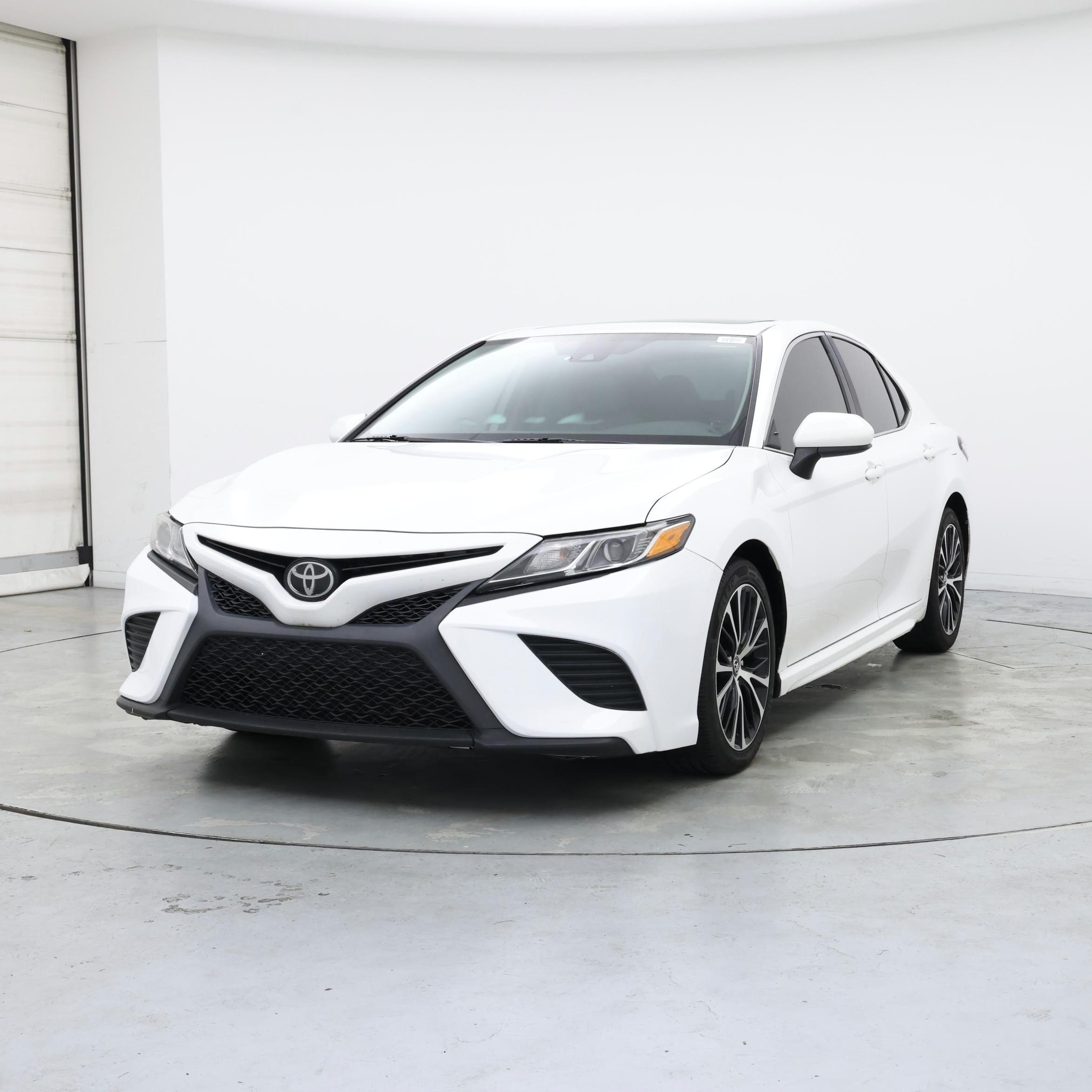 Thumbnail: 2020 Toyota Camry - 4