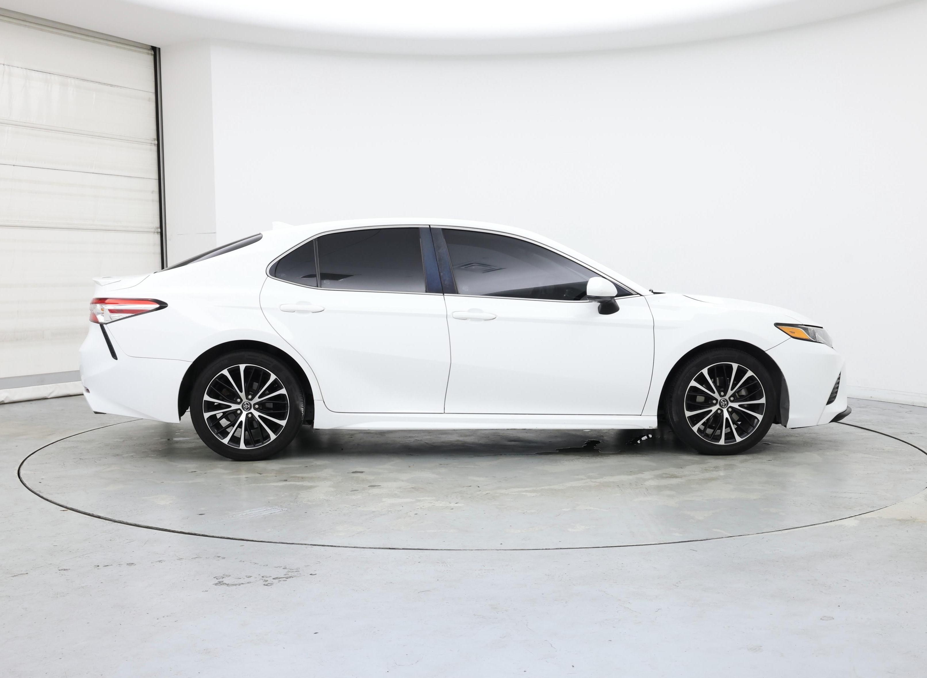 Thumbnail: 2020 Toyota Camry - 7