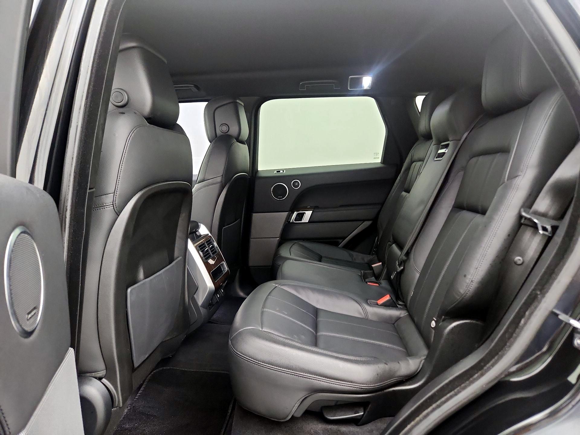 Thumbnail: 2020 Land Rover Range Rover Sport - 20