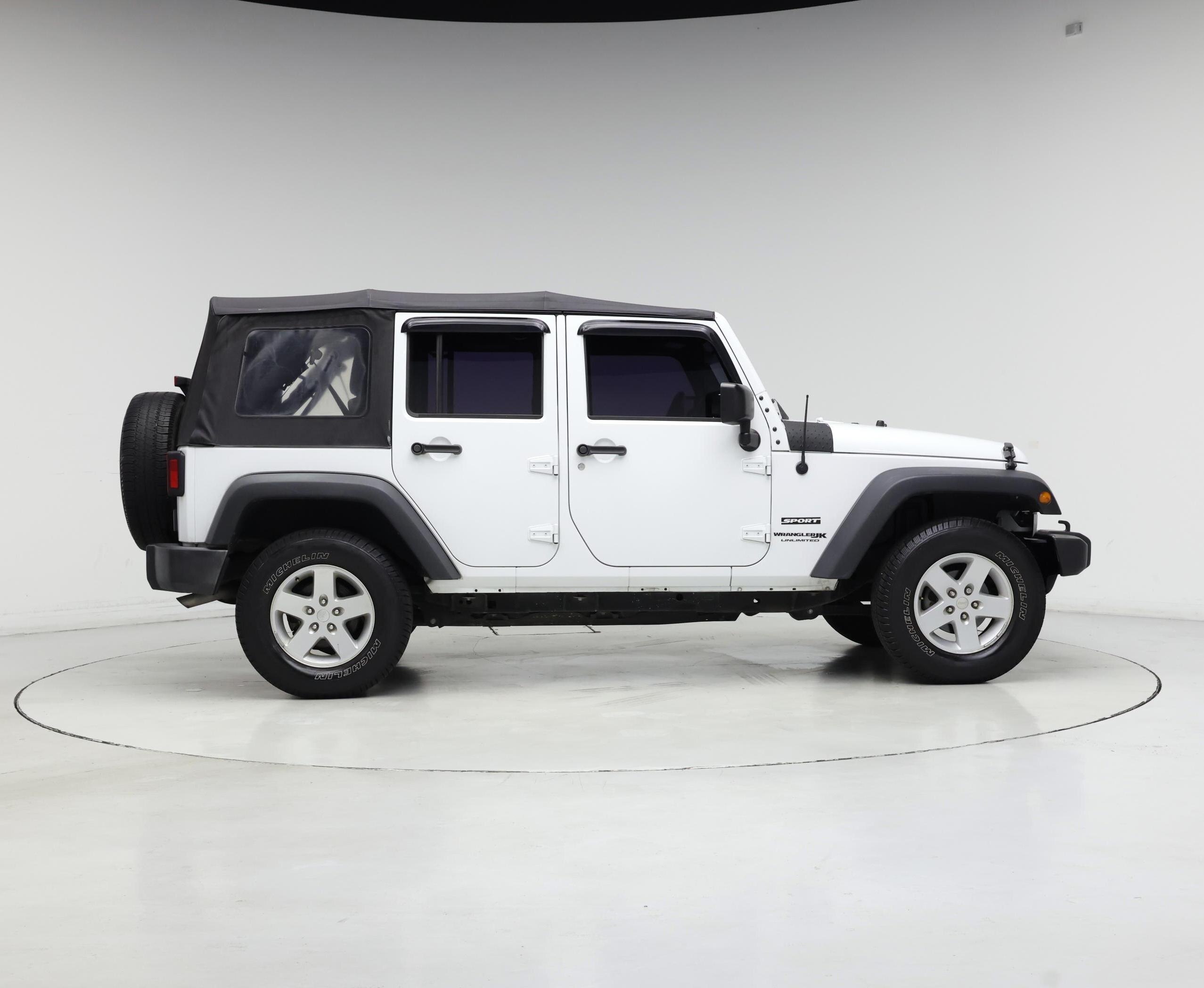 Thumbnail: 2018 Jeep Wrangler - 7