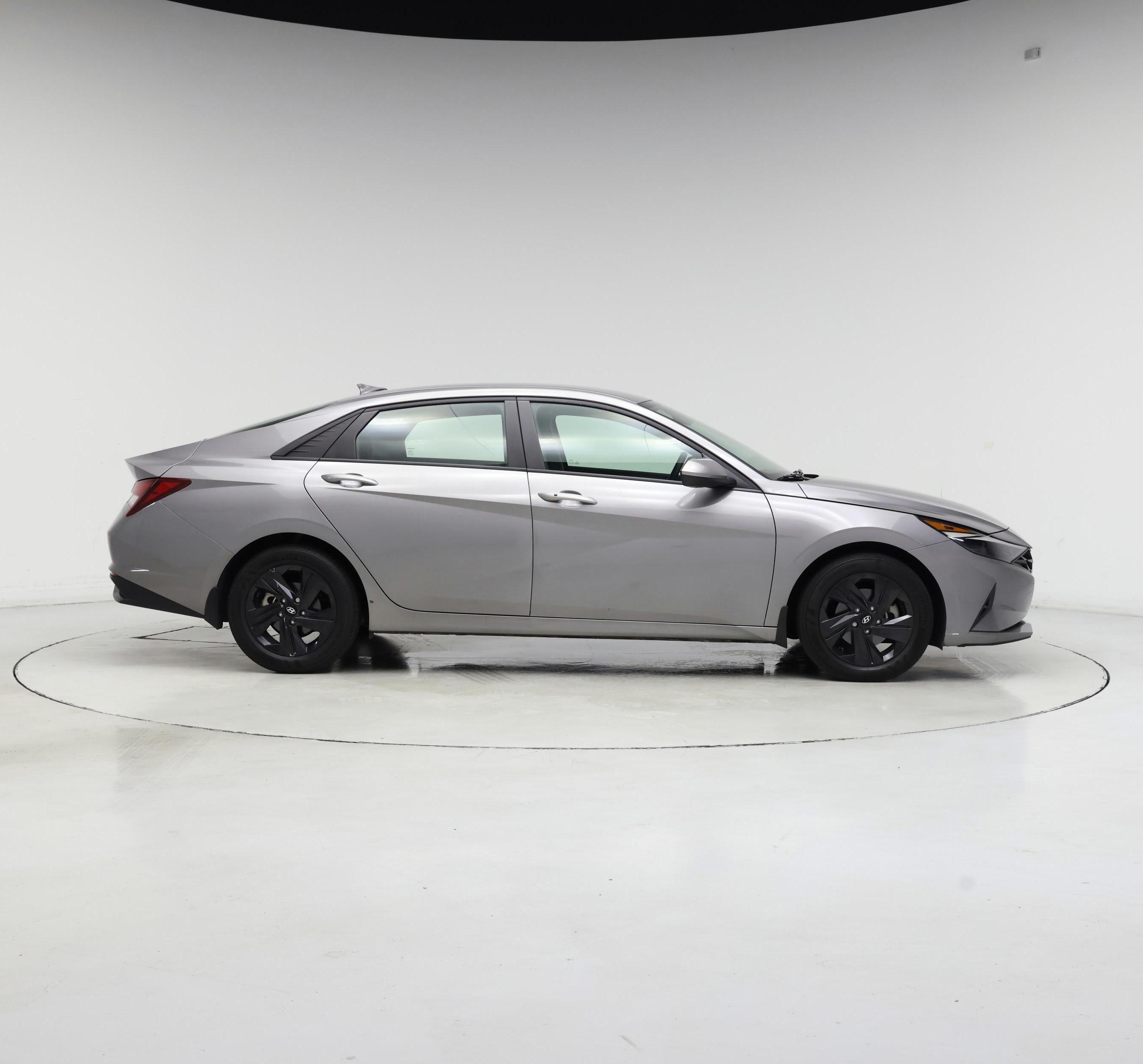 Thumbnail: 2022 Hyundai Elantra - 7
