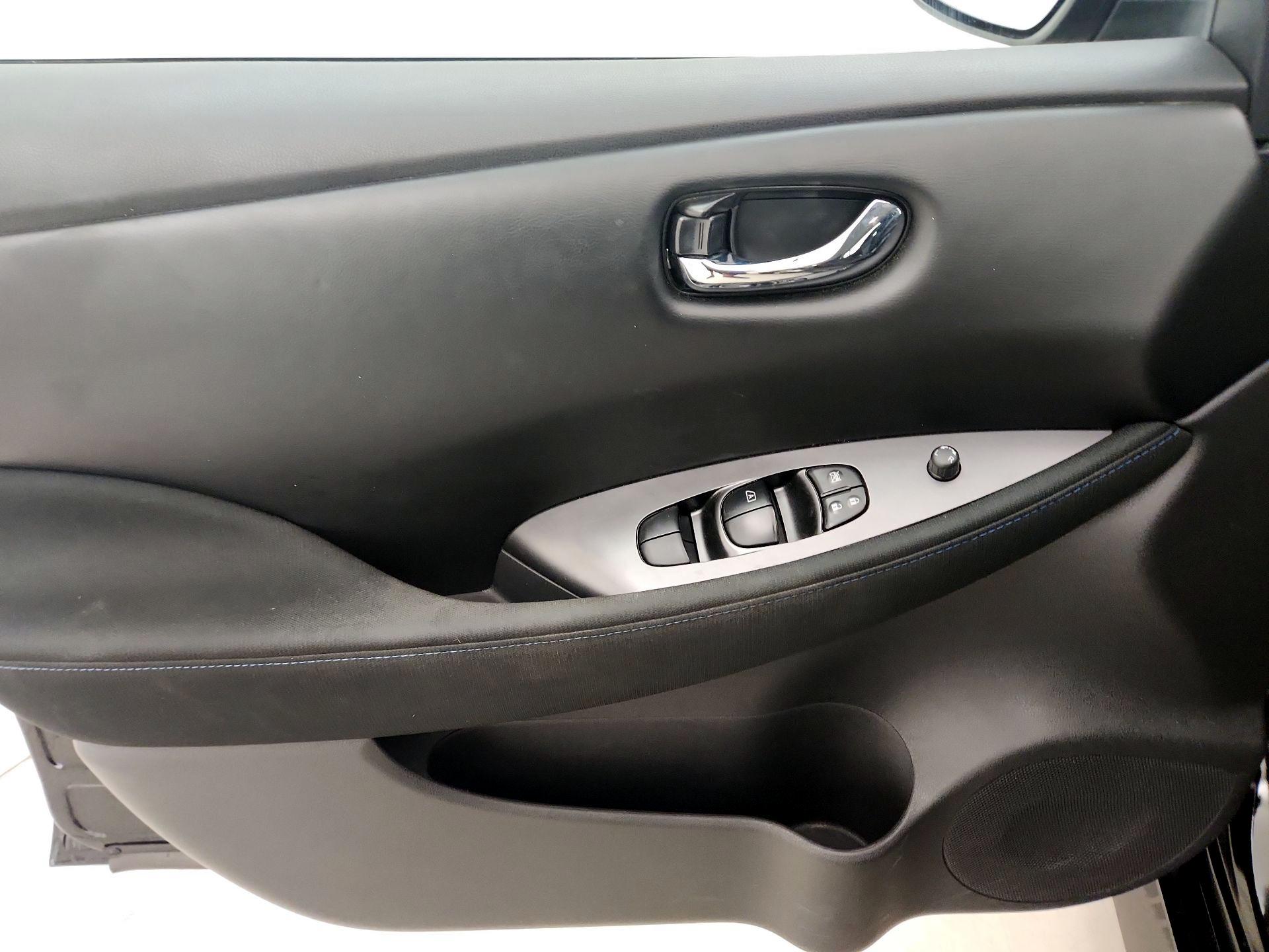 Thumbnail: 2022 Nissan Leaf - 12