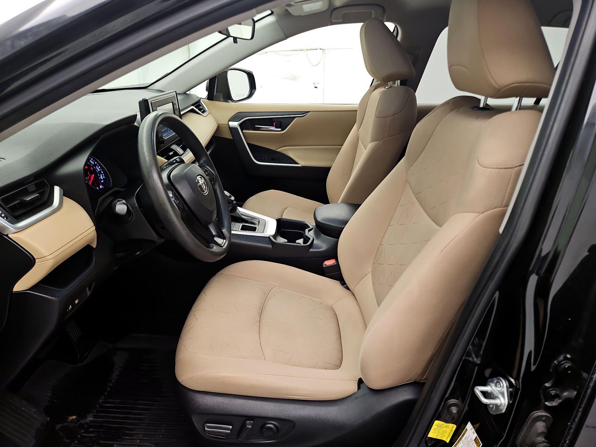 Thumbnail: 2020 Toyota RAV4 - 11