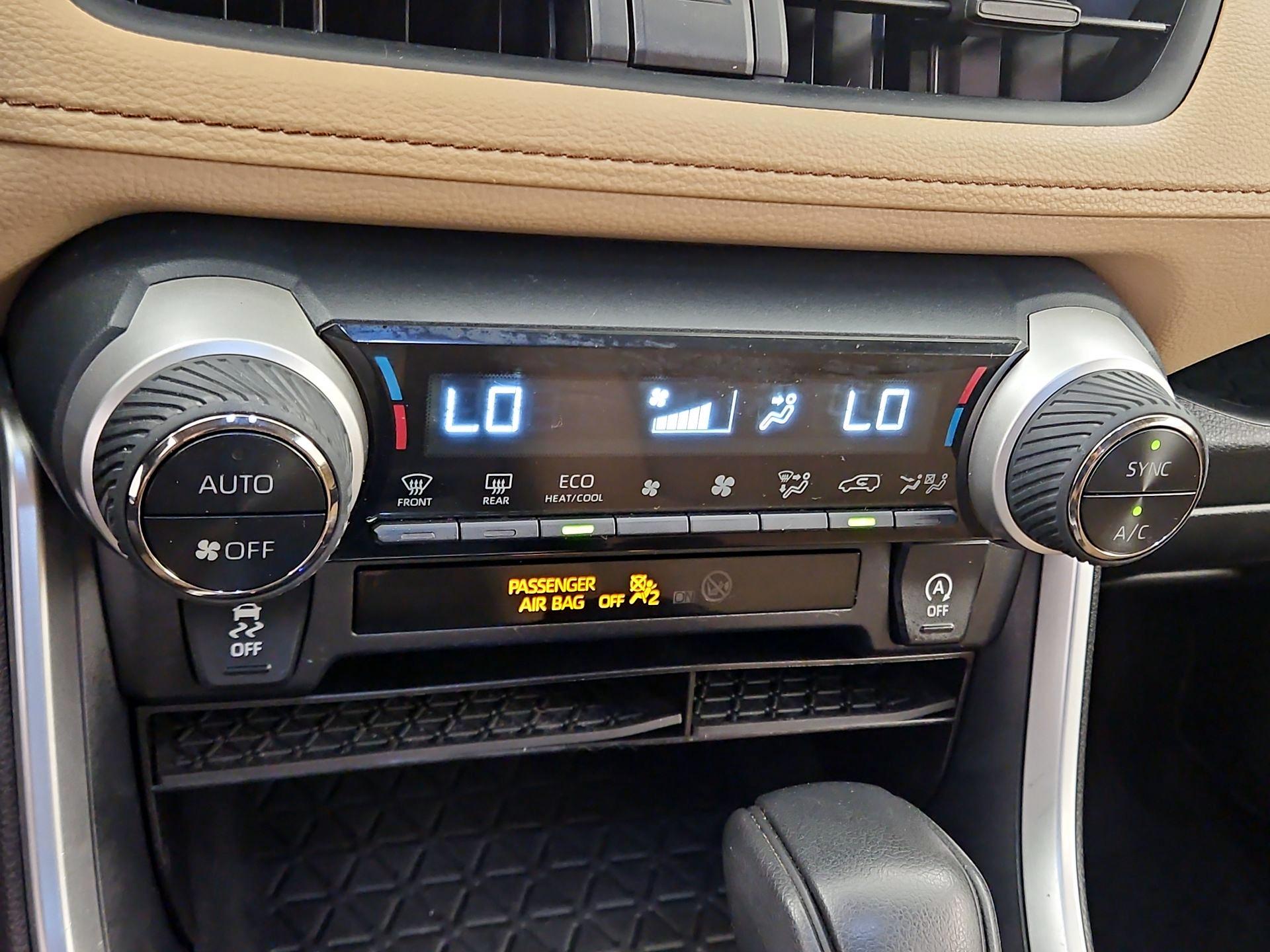 Thumbnail: 2020 Toyota RAV4 - 16