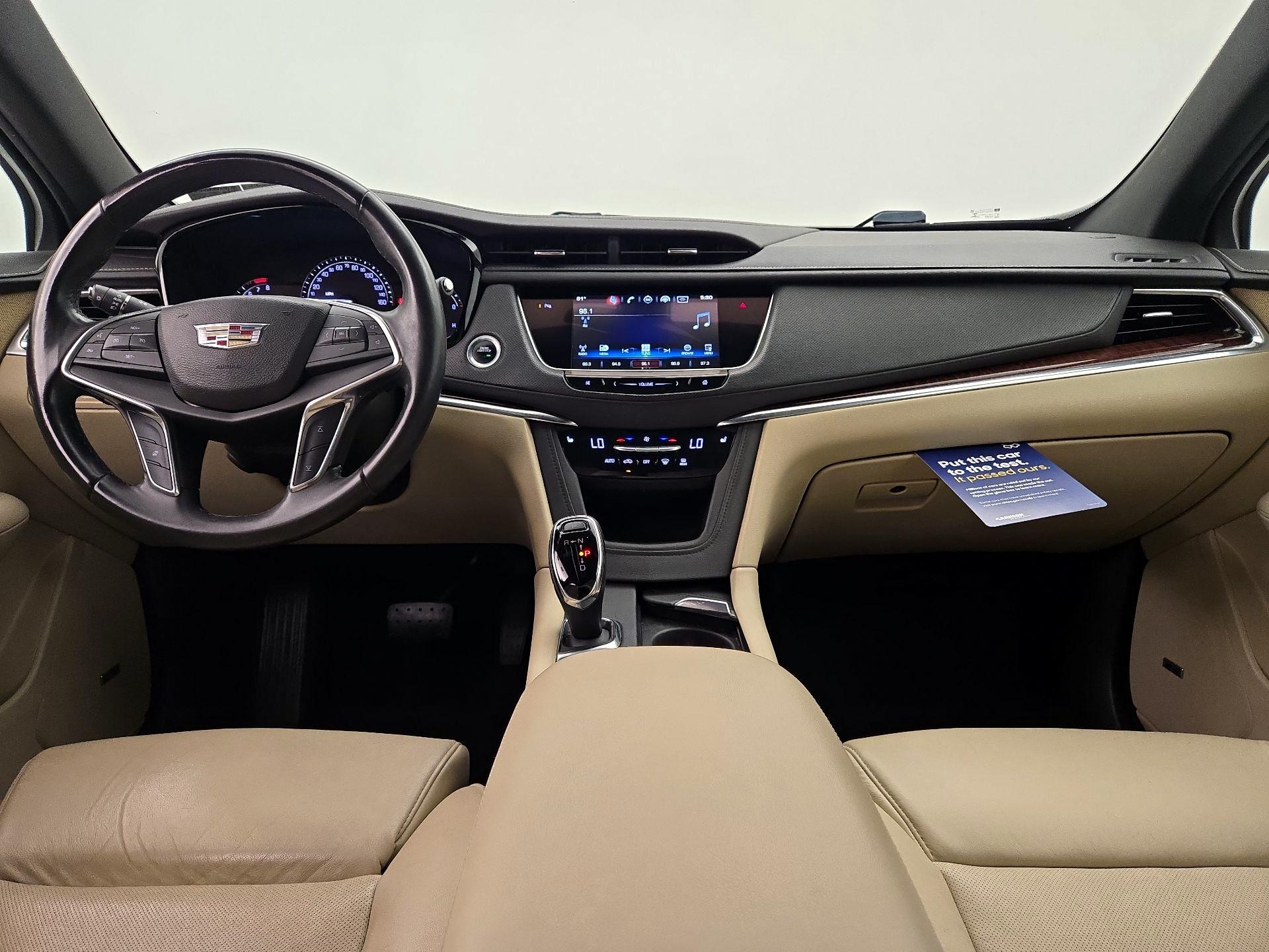 Thumbnail: 2017 Cadillac XT5 - 9