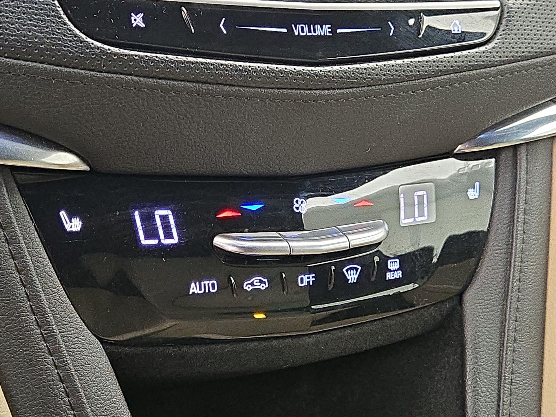 Thumbnail: 2017 Cadillac XT5 - 16