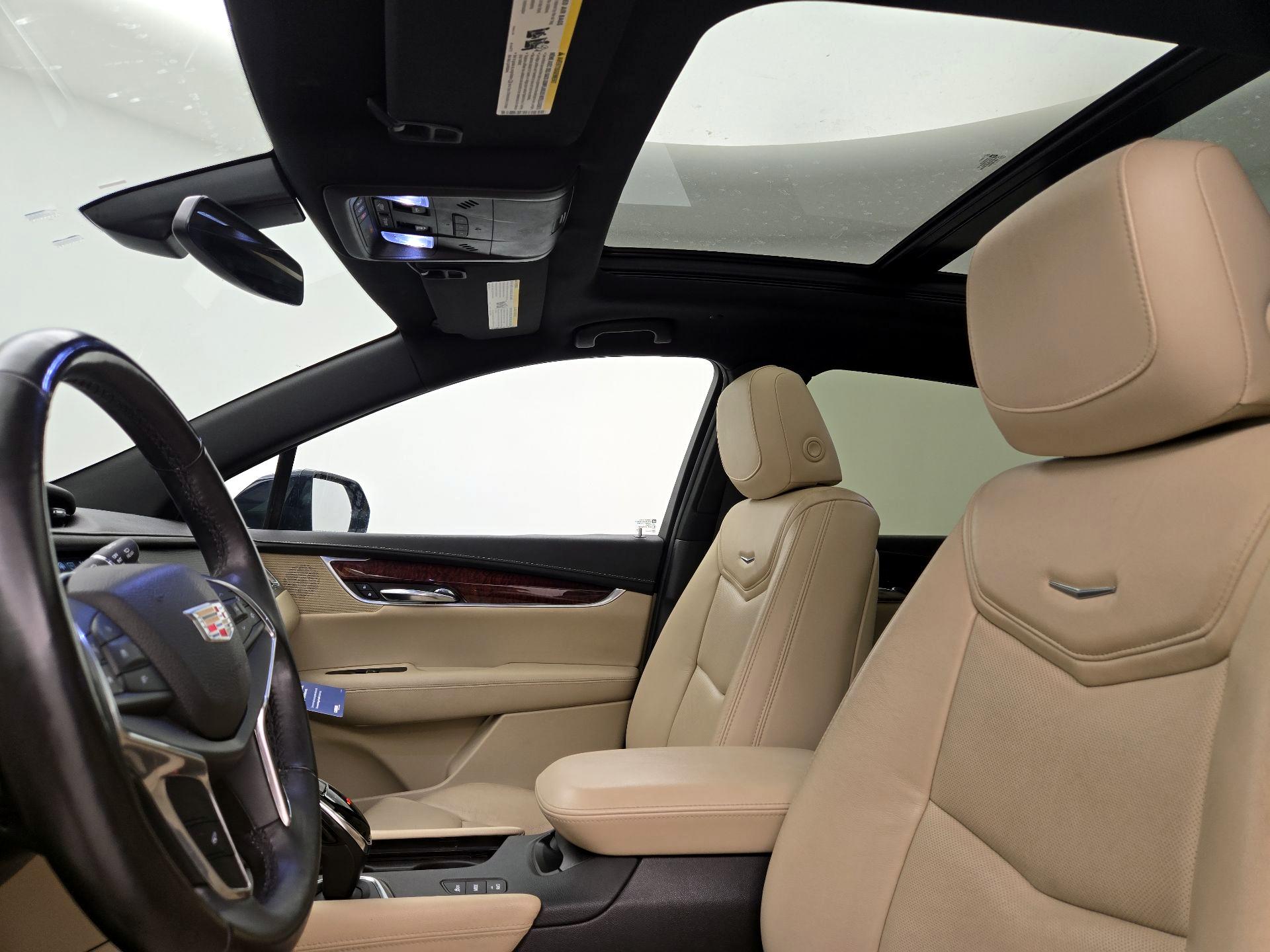 Thumbnail: 2017 Cadillac XT5 - 19