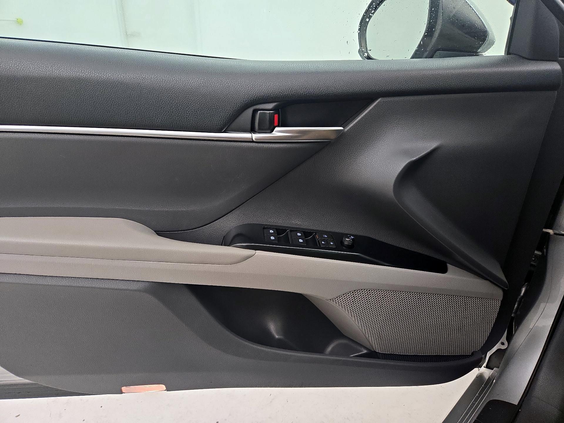 Thumbnail: 2018 Toyota Camry - 12