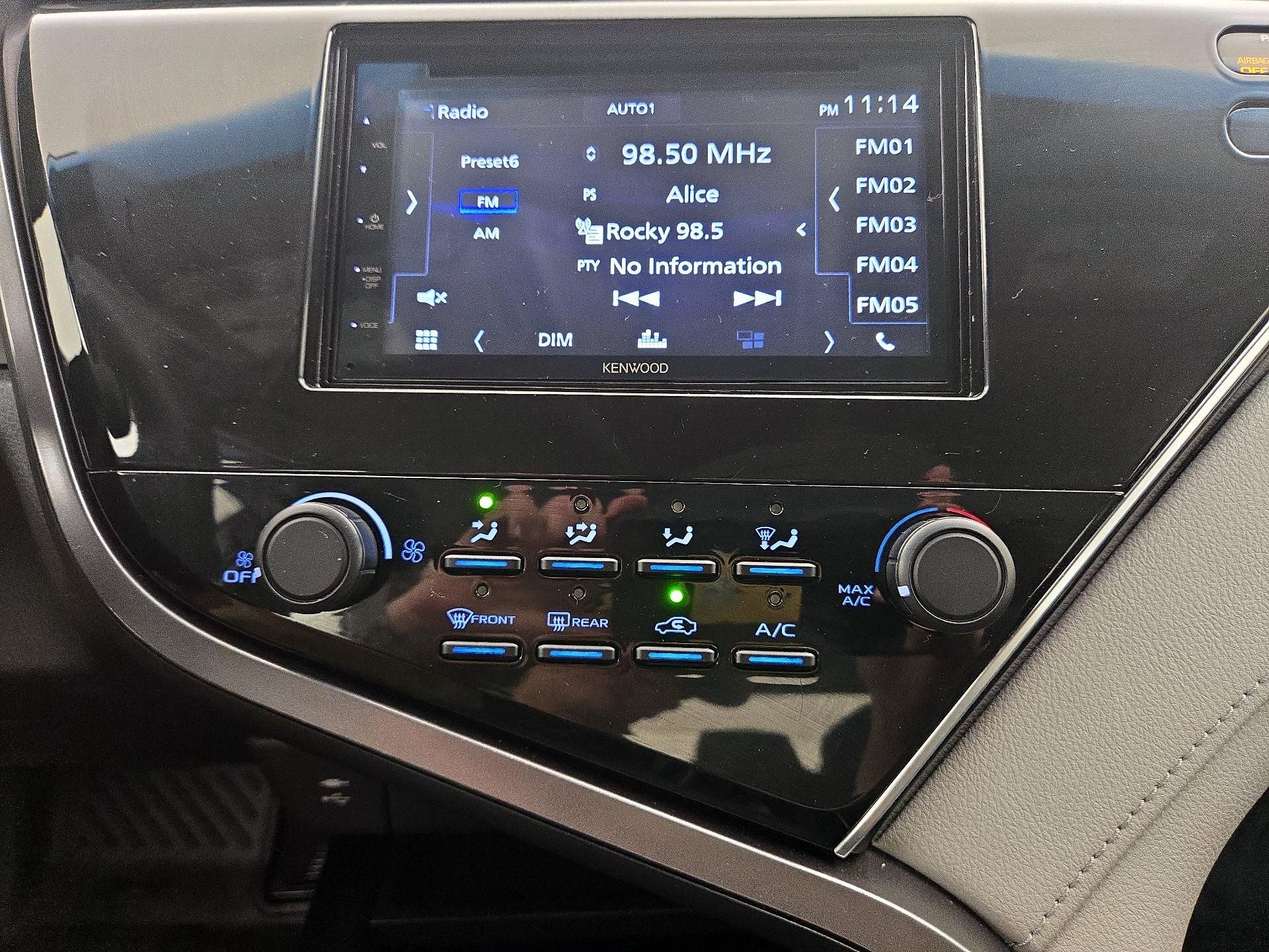 Thumbnail: 2018 Toyota Camry - 16