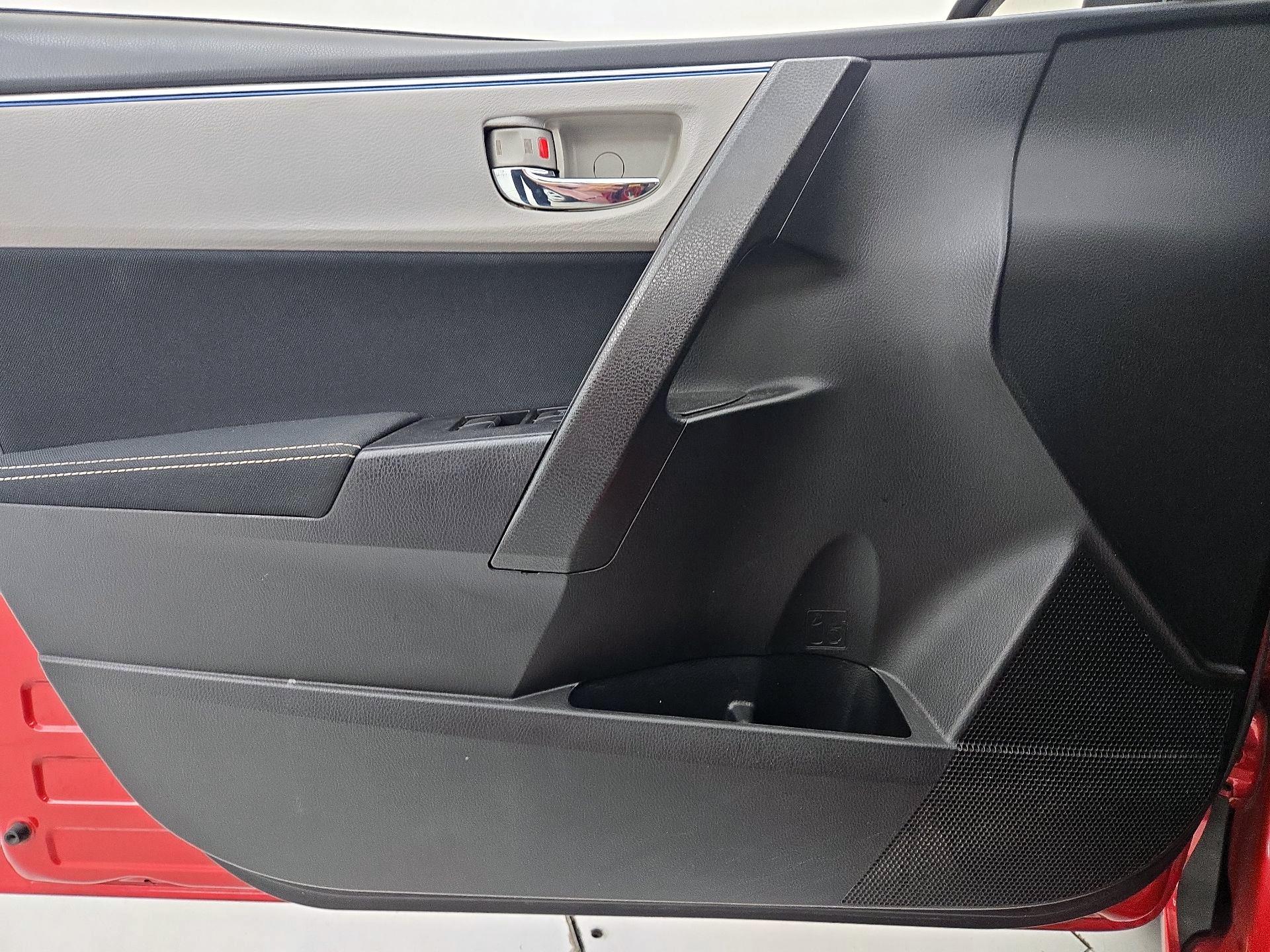 Thumbnail: 2015 Toyota Corolla - 12