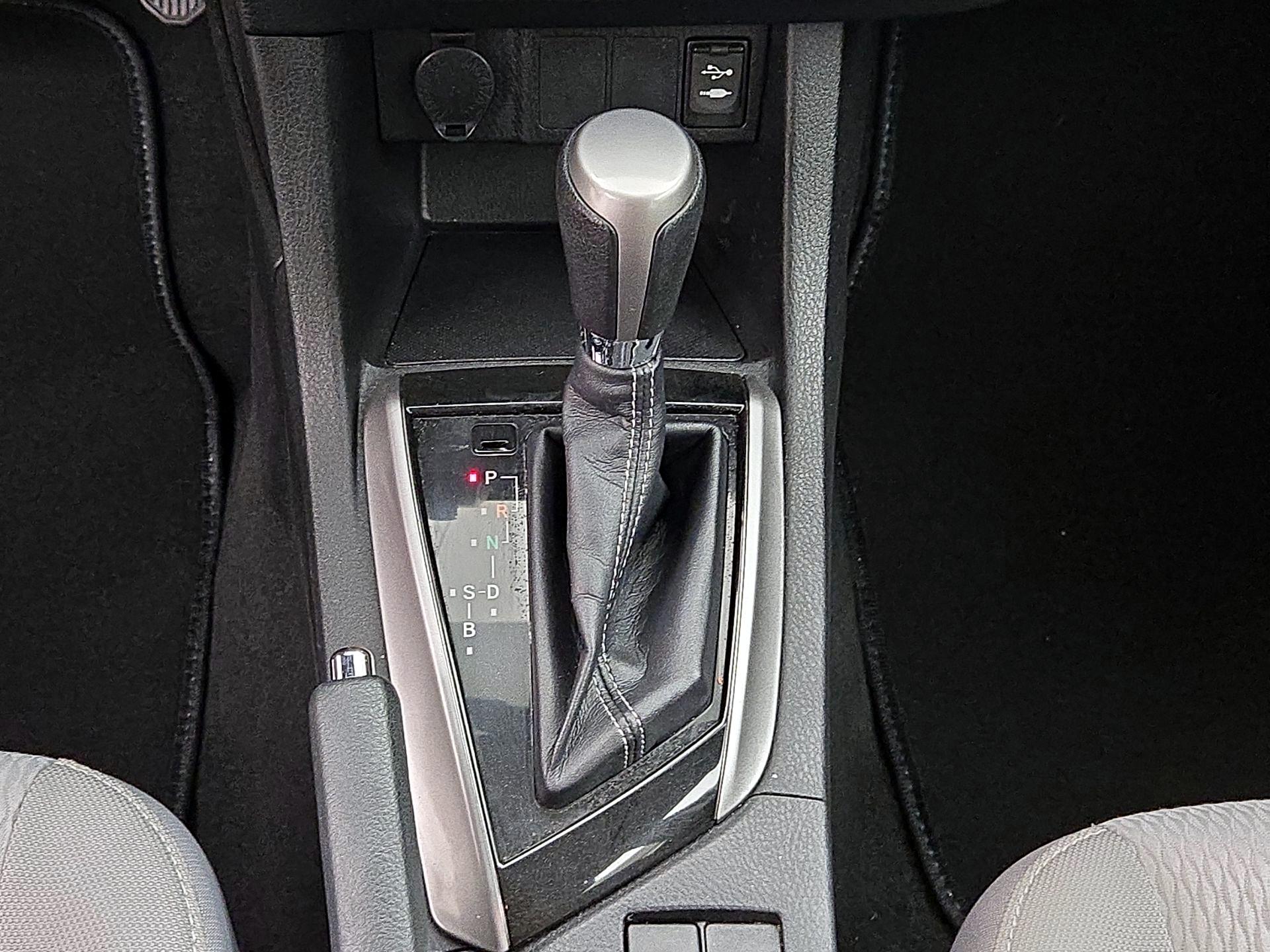 Thumbnail: 2015 Toyota Corolla - 17