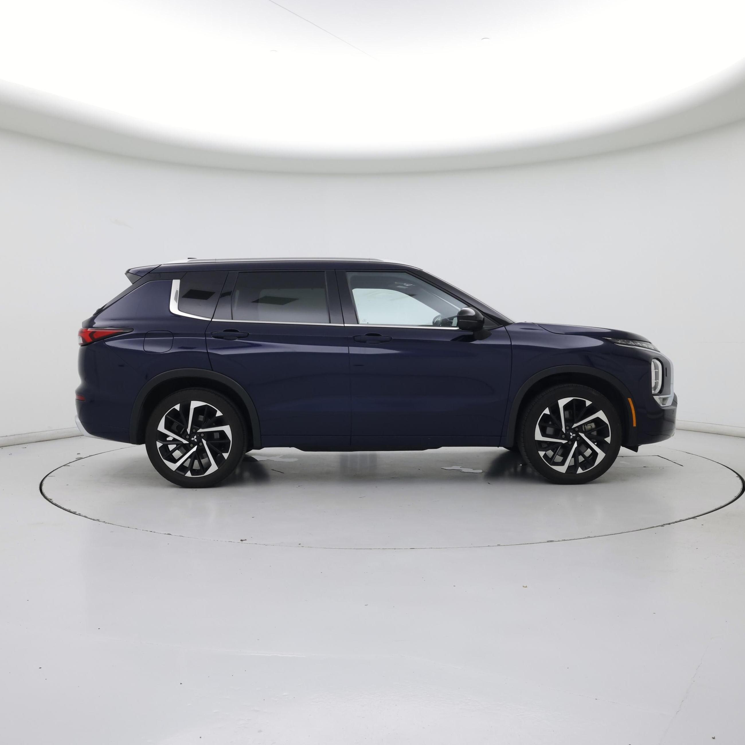 Thumbnail: 2022 Mitsubishi Outlander - 7