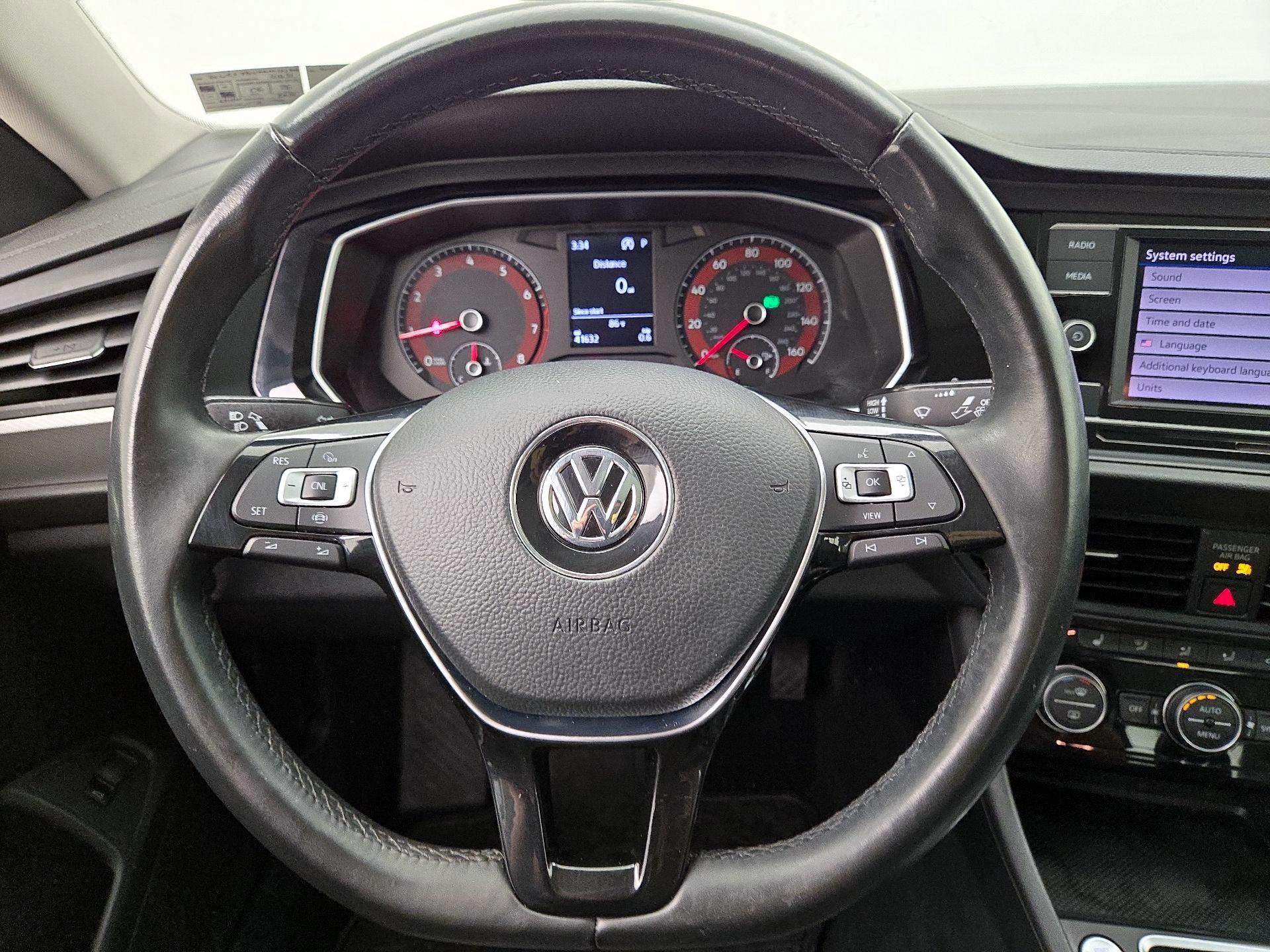 Thumbnail: 2019 Volkswagen Jetta - 10