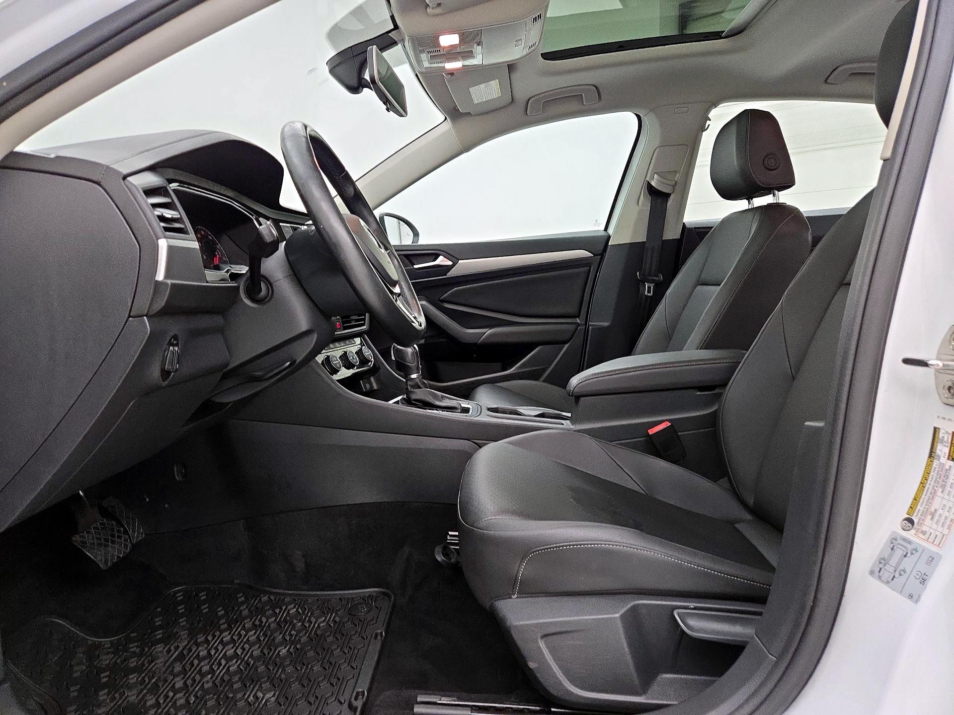 Thumbnail: 2019 Volkswagen Jetta - 11