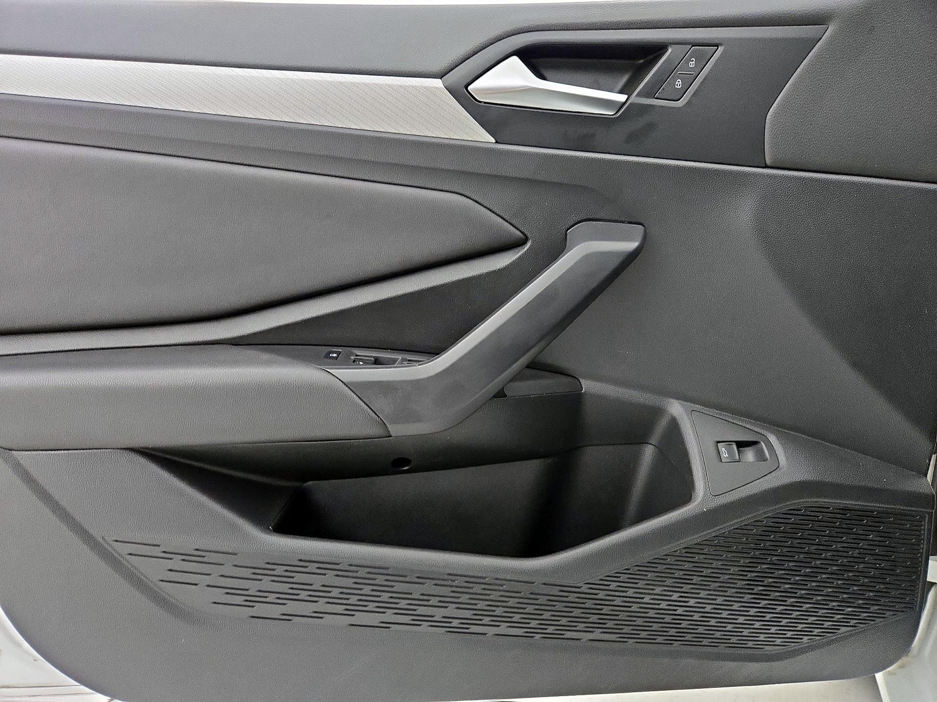 Thumbnail: 2019 Volkswagen Jetta - 12