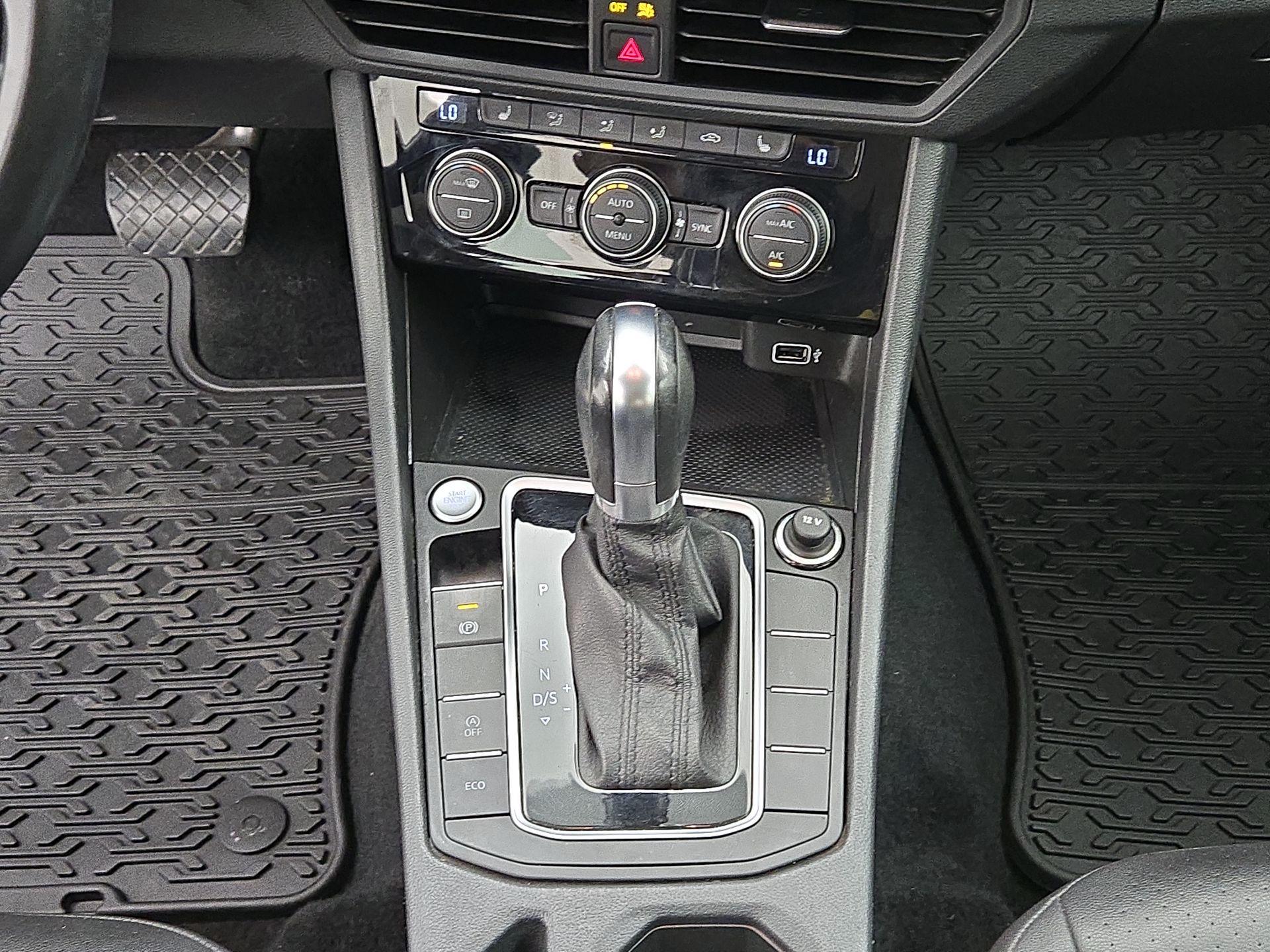 Thumbnail: 2019 Volkswagen Jetta - 17