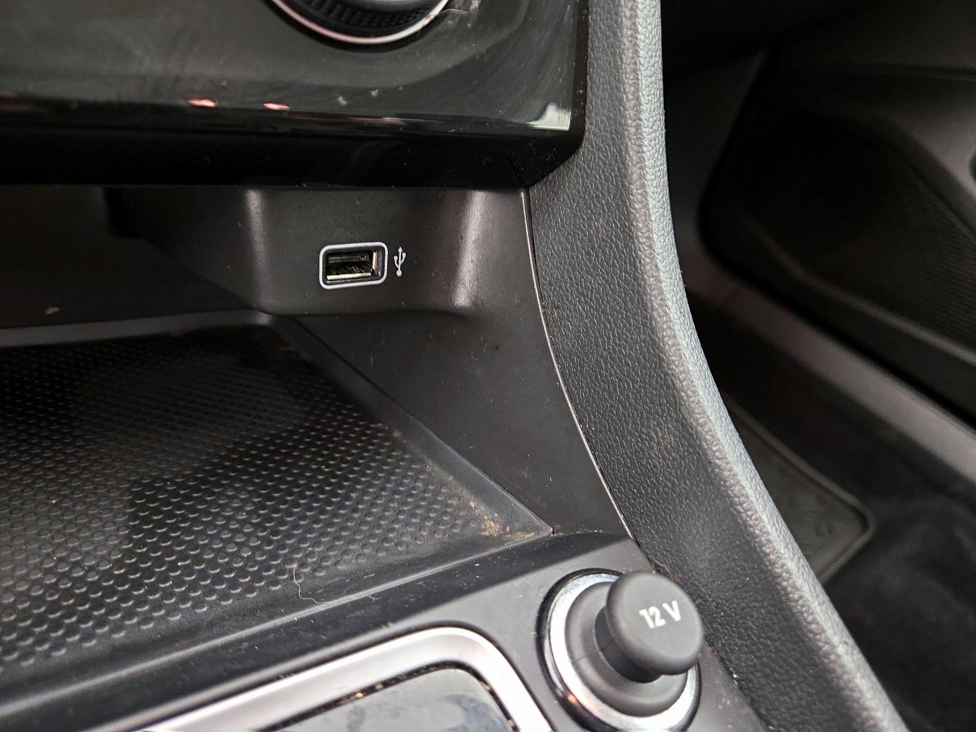 Thumbnail: 2019 Volkswagen Jetta - 18