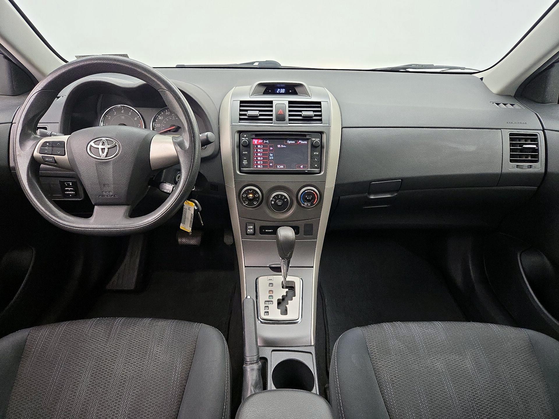 Thumbnail: 2013 Toyota Corolla - 9