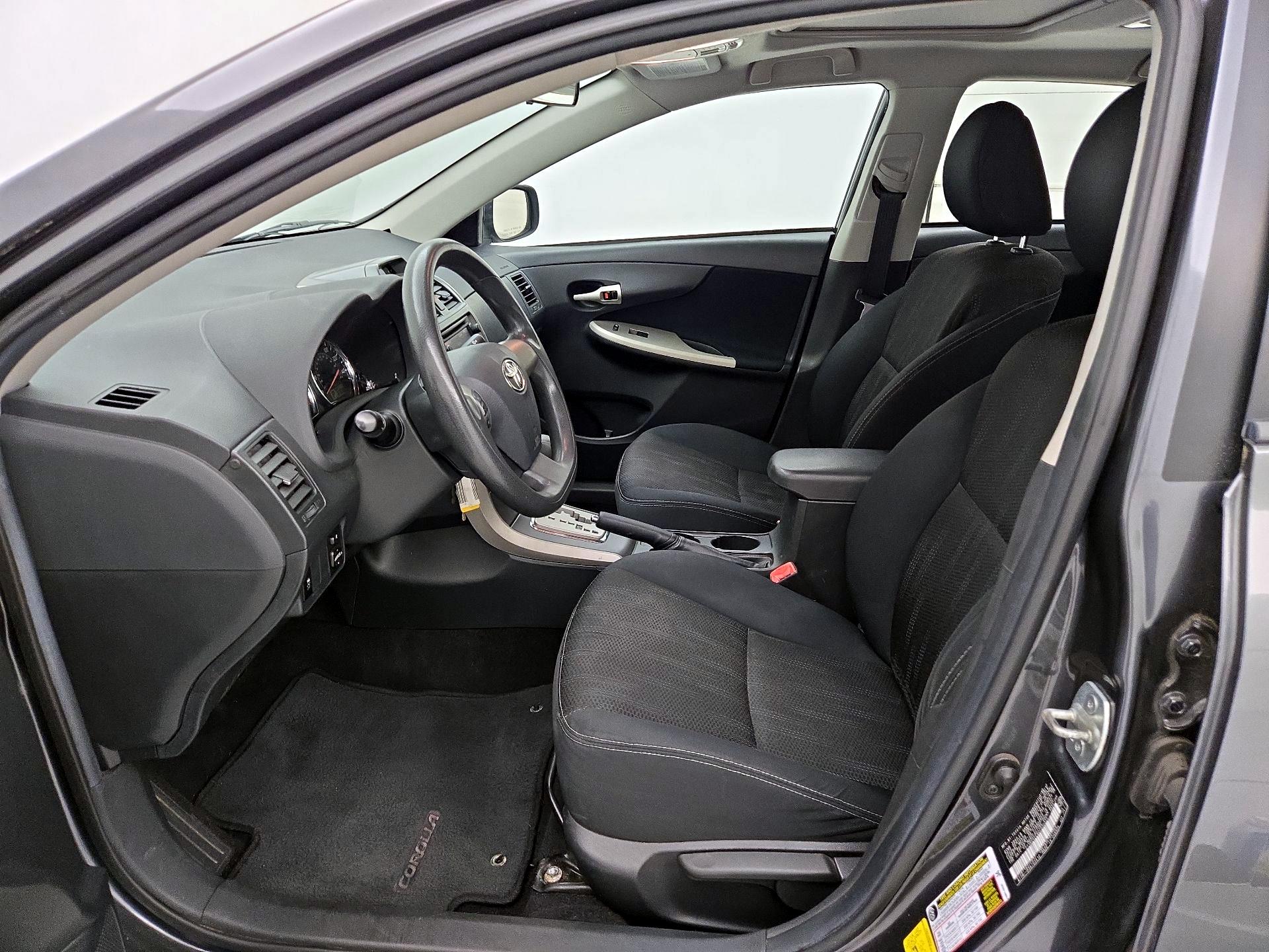 Thumbnail: 2013 Toyota Corolla - 11