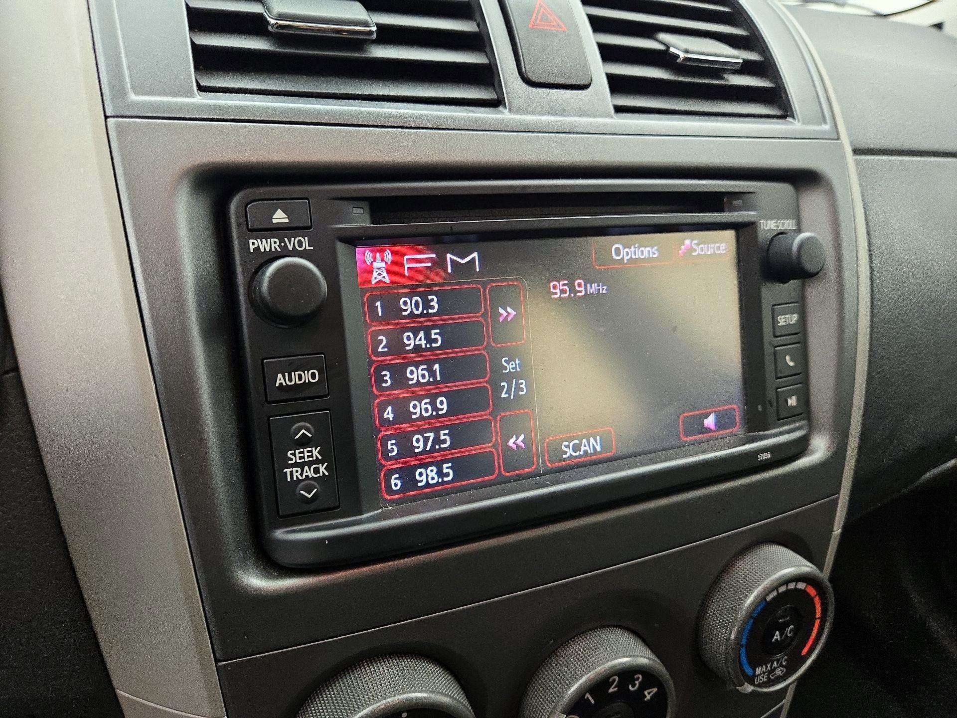 Thumbnail: 2013 Toyota Corolla - 14