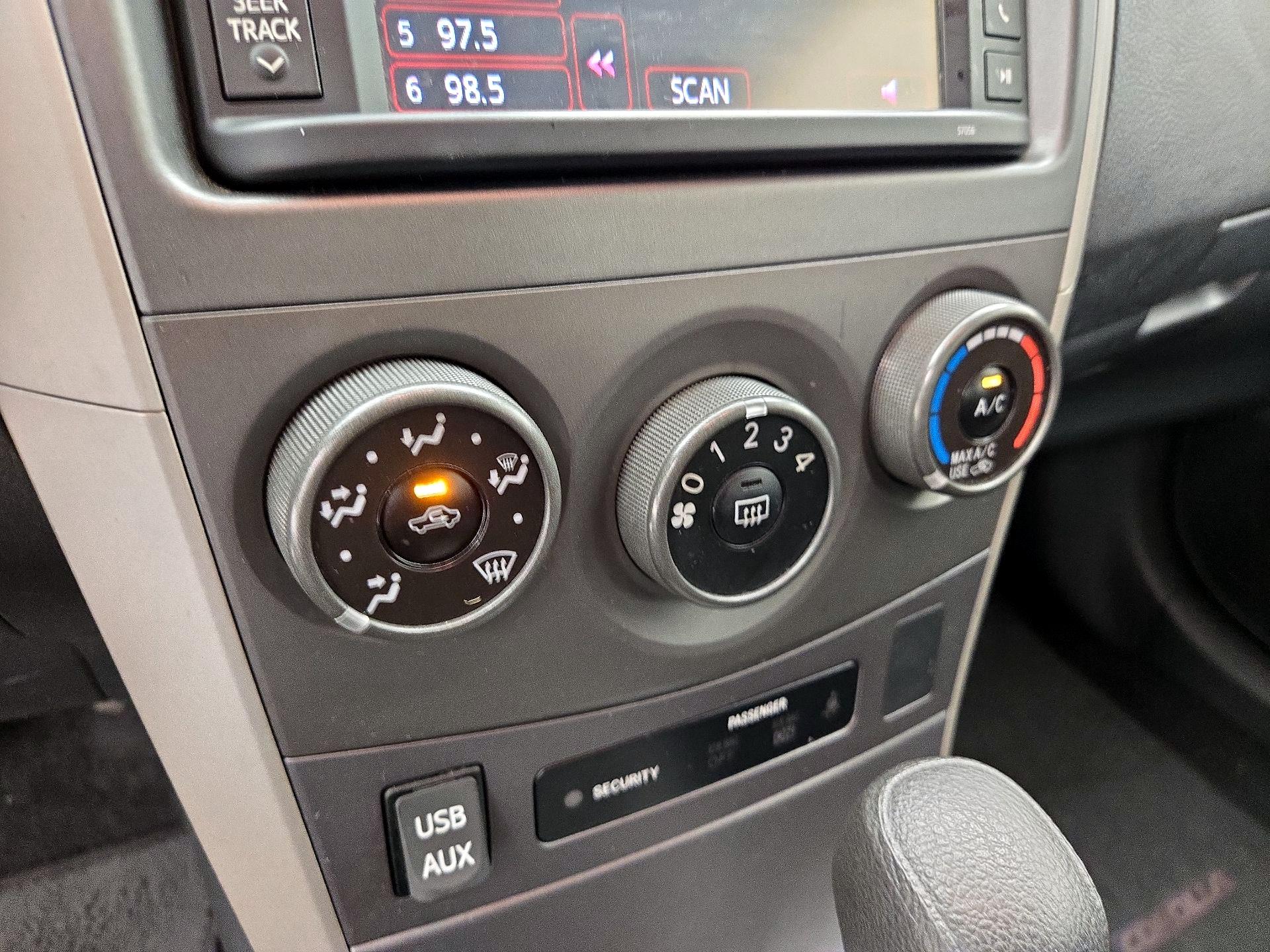 Thumbnail: 2013 Toyota Corolla - 15