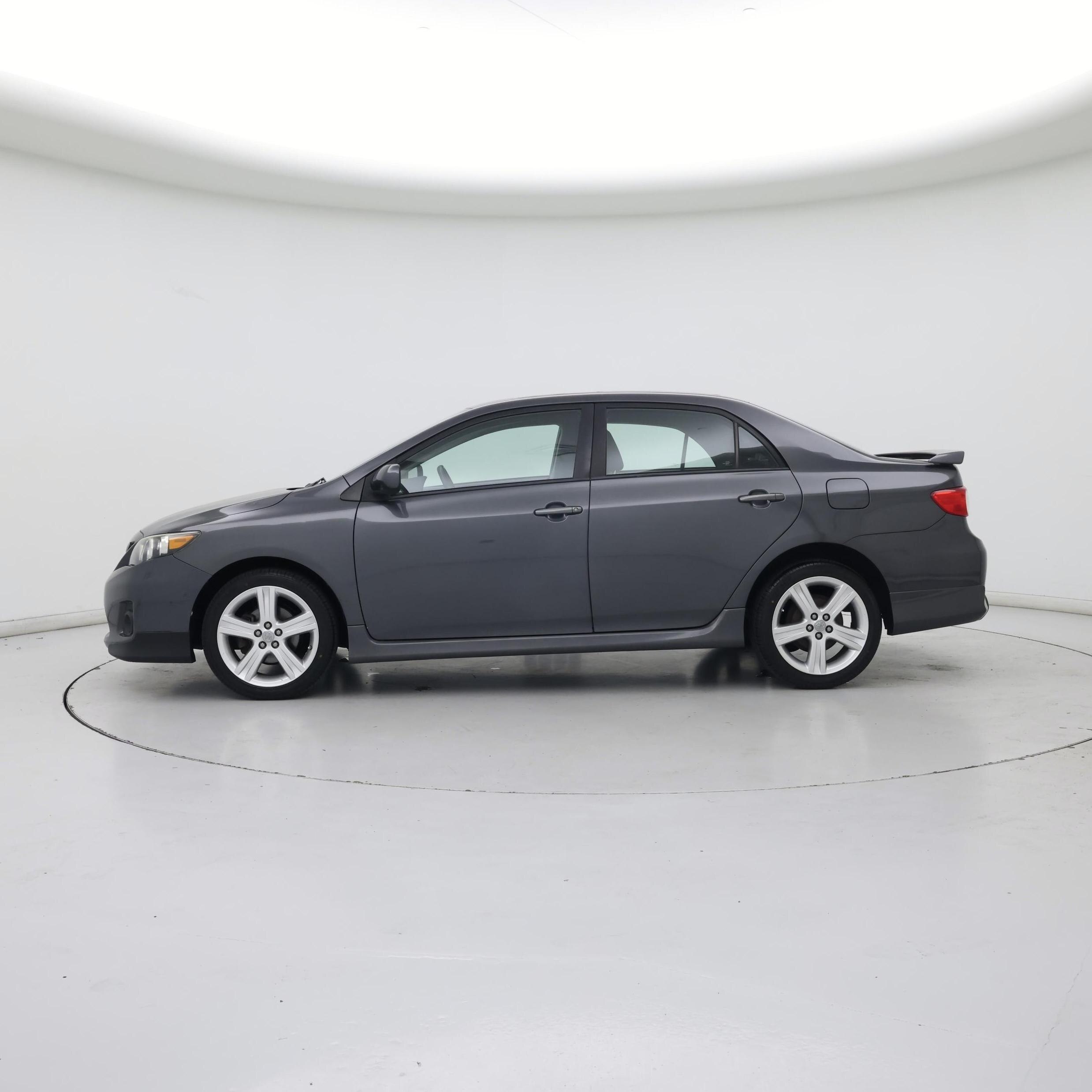 Thumbnail: 2013 Toyota Corolla - 3