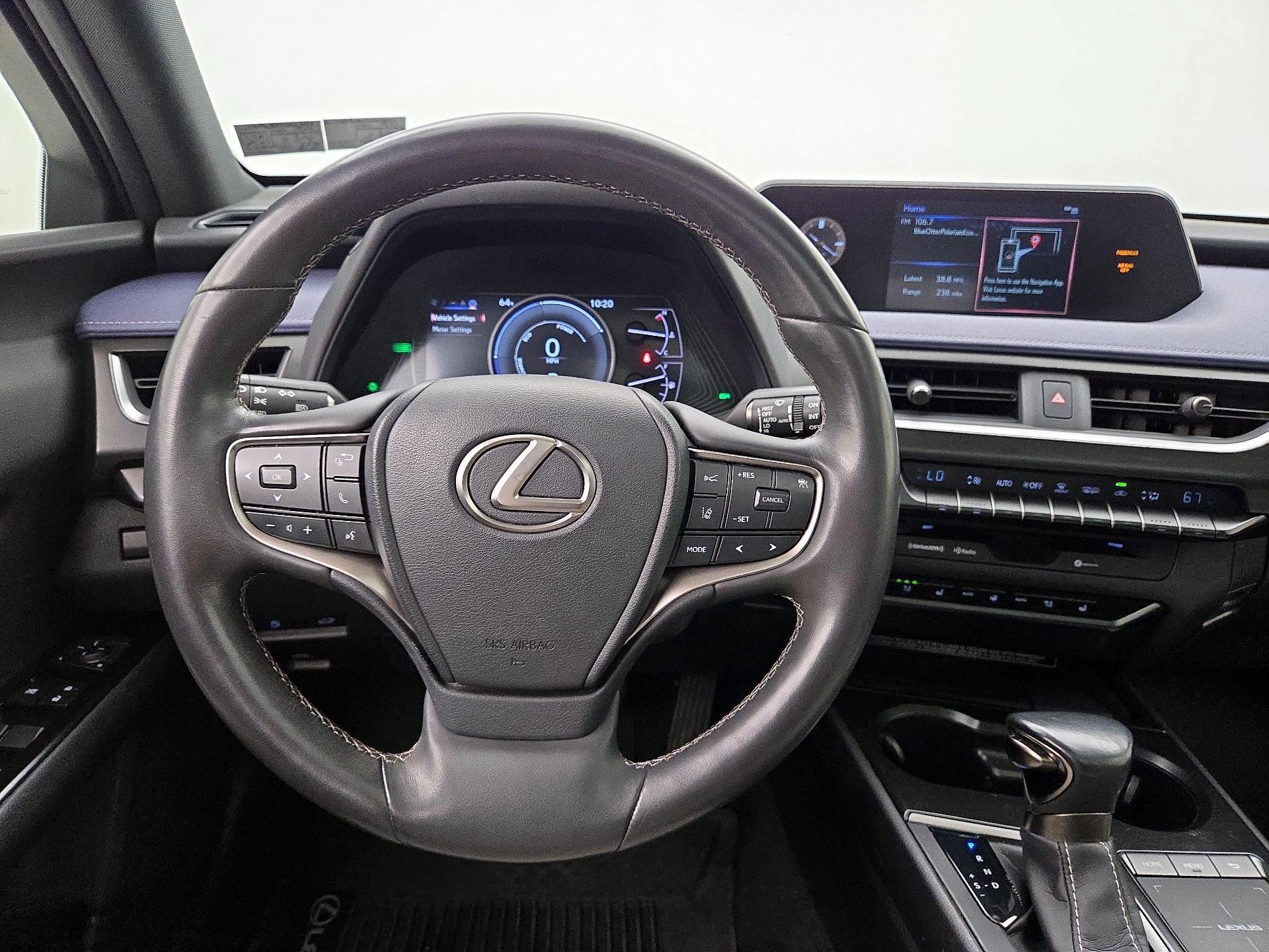 Thumbnail: 2022 Lexus UX - 10