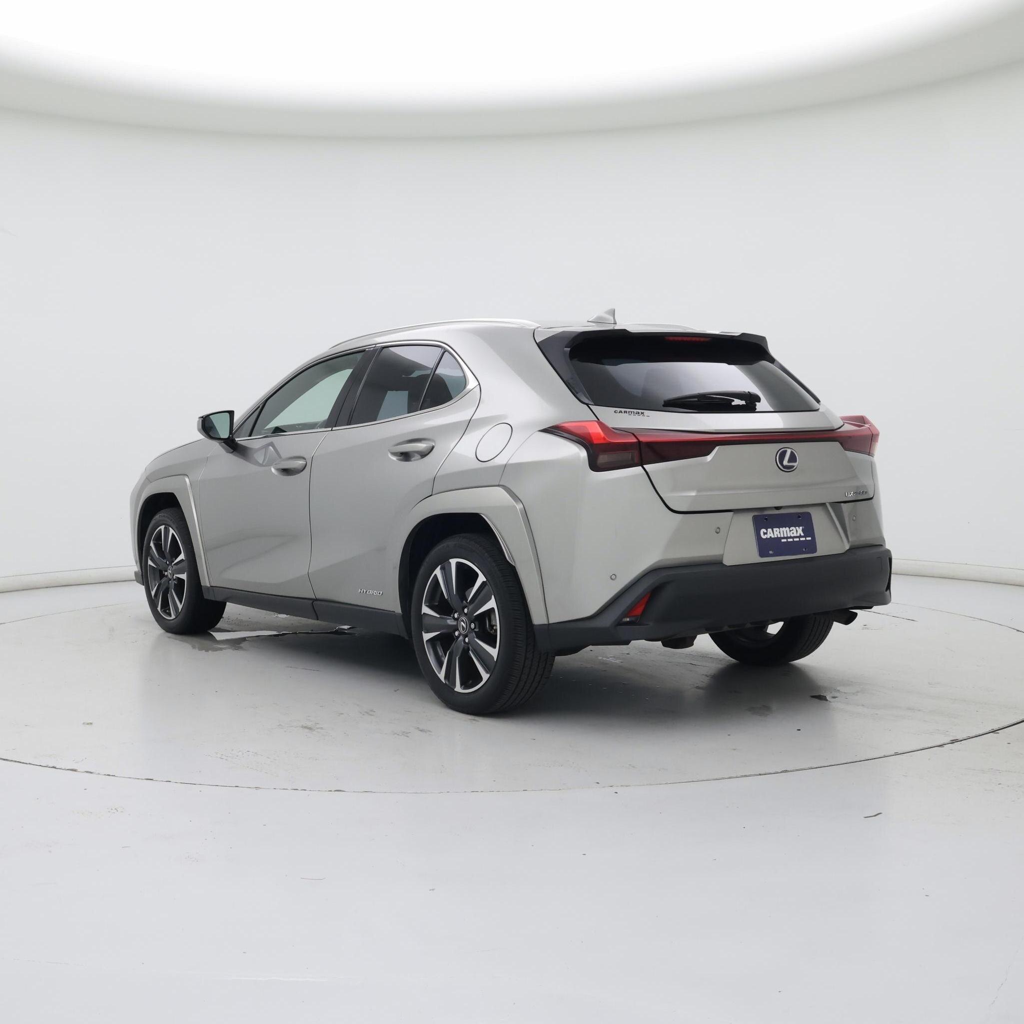 Thumbnail: 2022 Lexus UX - 2
