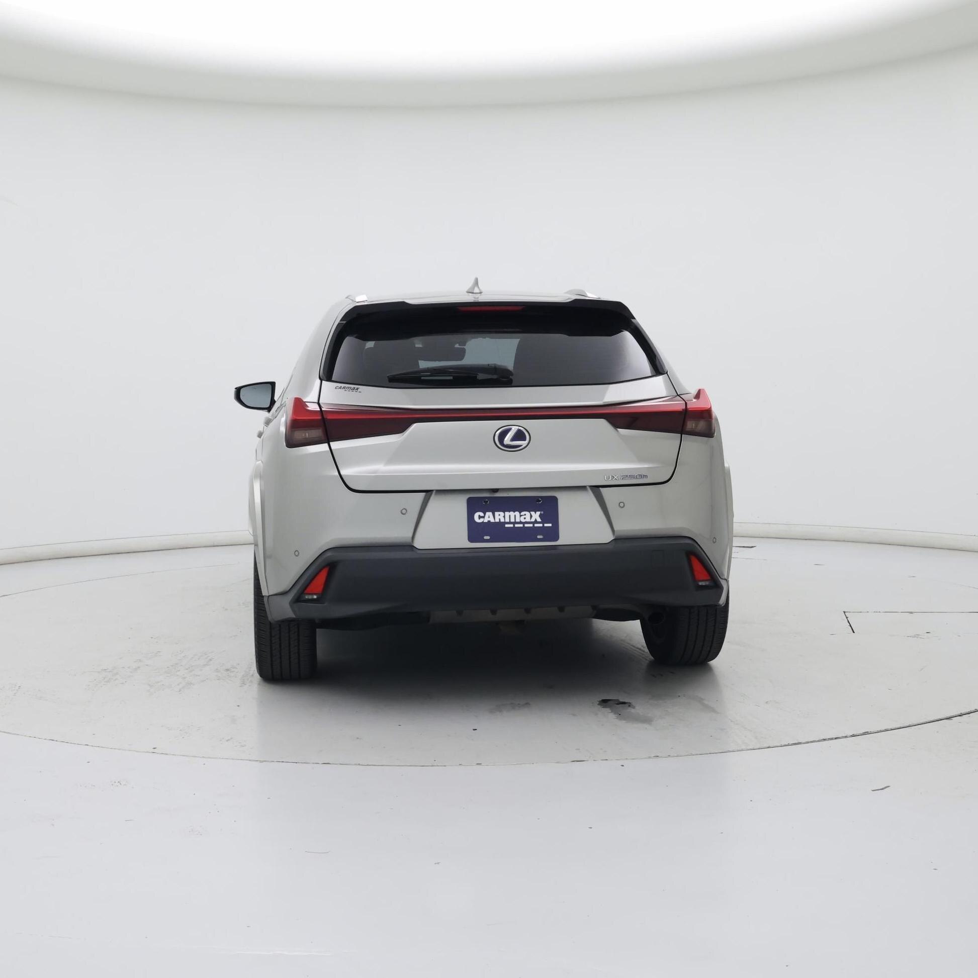 Thumbnail: 2022 Lexus UX - 6