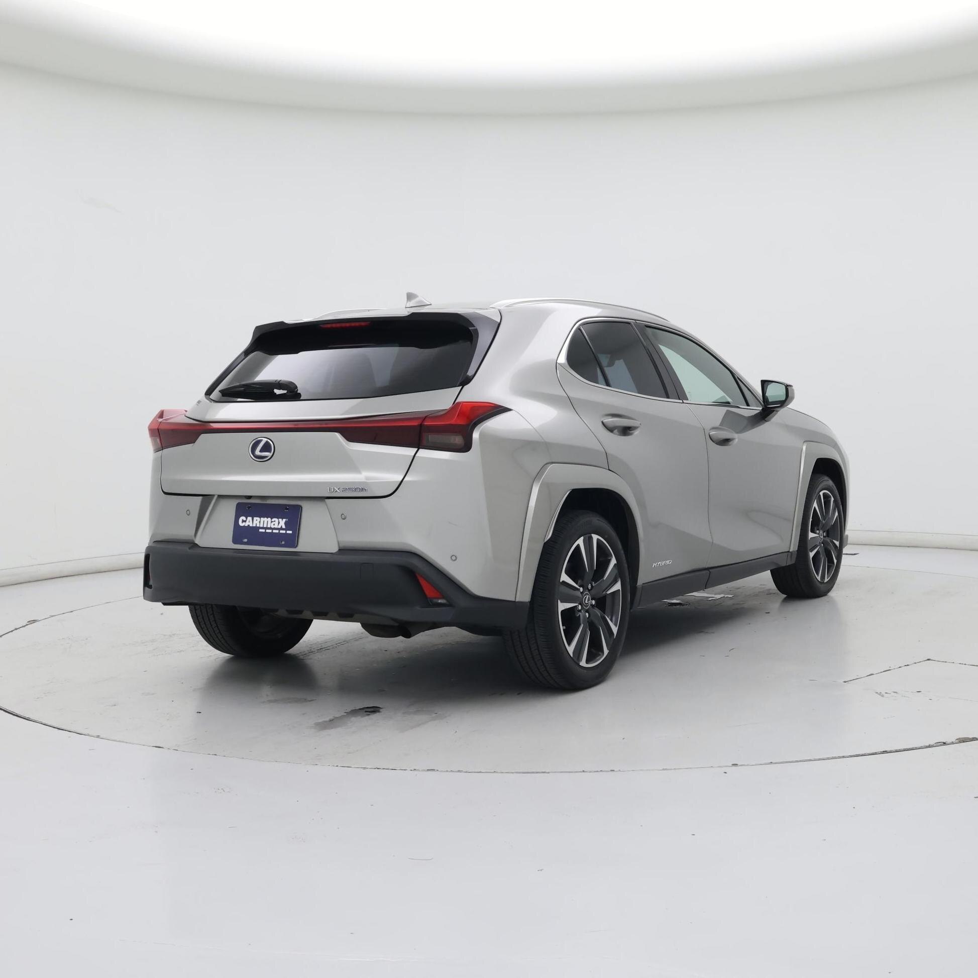 Thumbnail: 2022 Lexus UX - 8