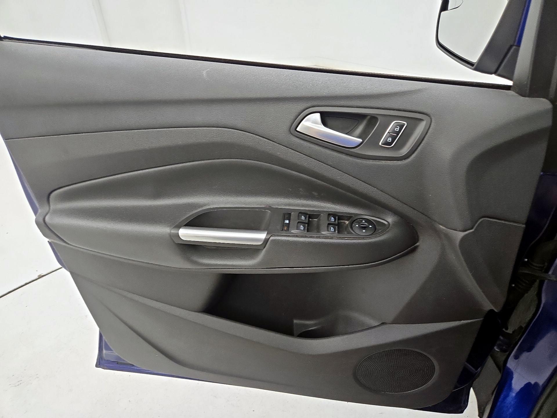 Thumbnail: 2016 Ford Escape - 12