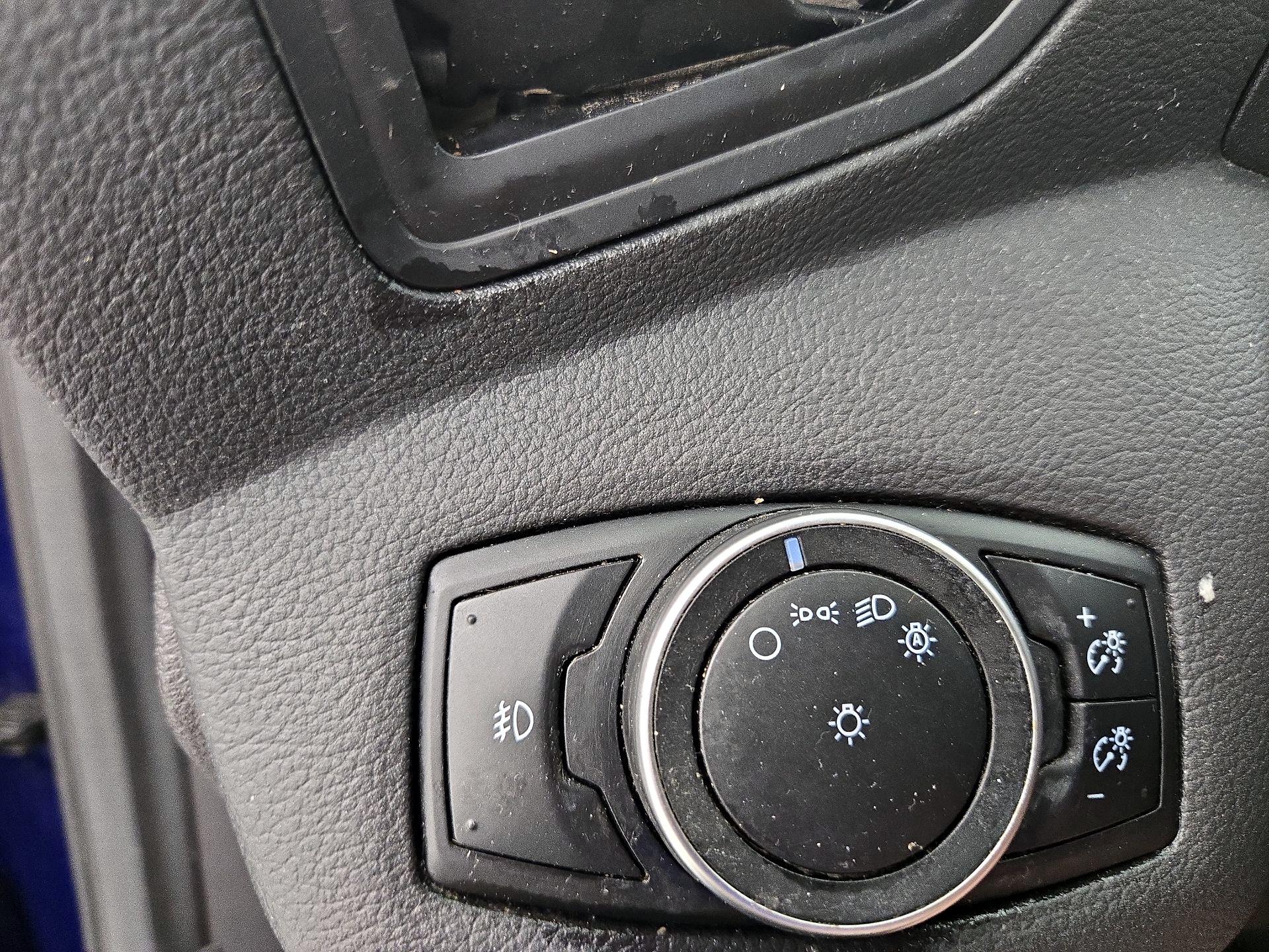 Thumbnail: 2016 Ford Escape - 13