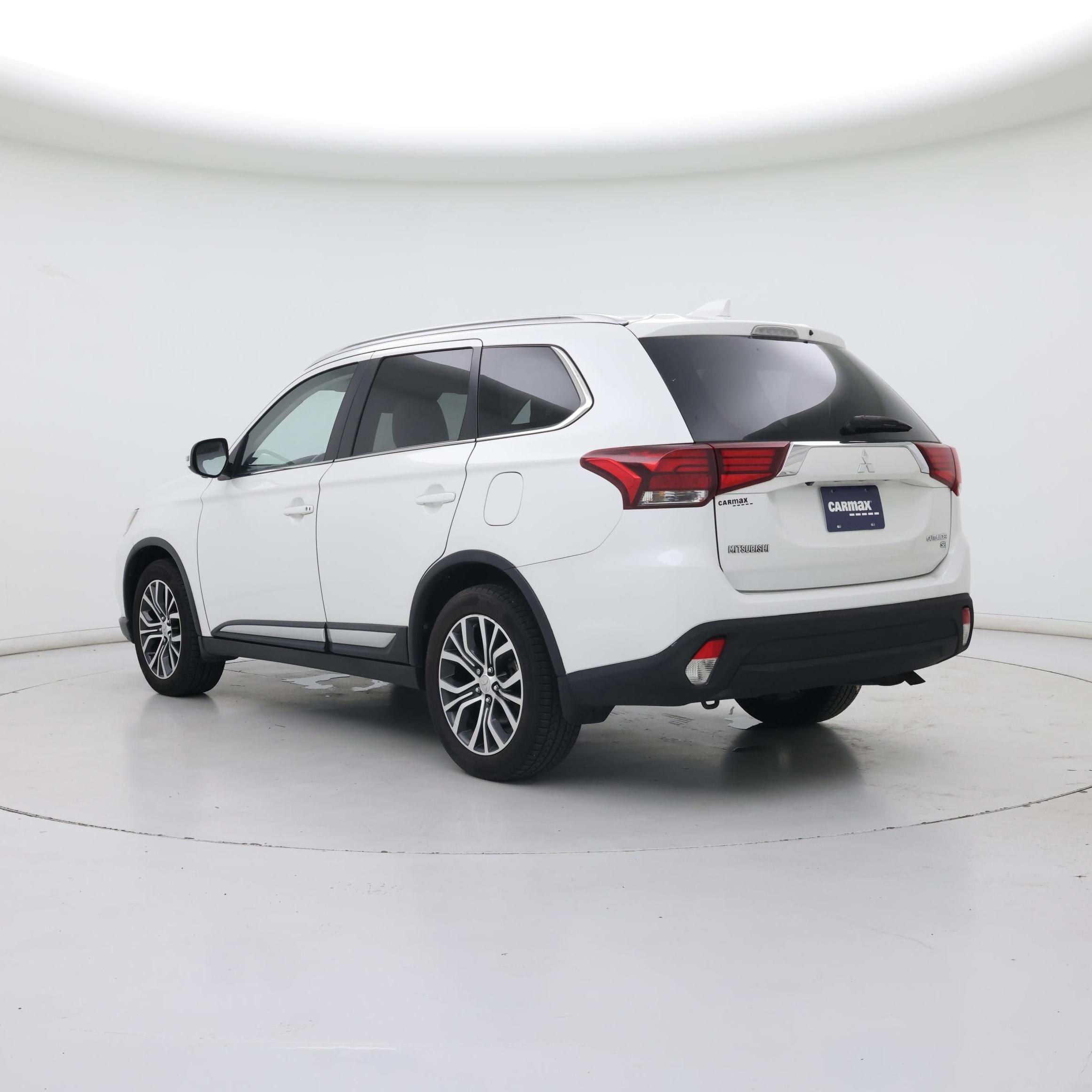 Thumbnail: 2017 Mitsubishi Outlander - 2