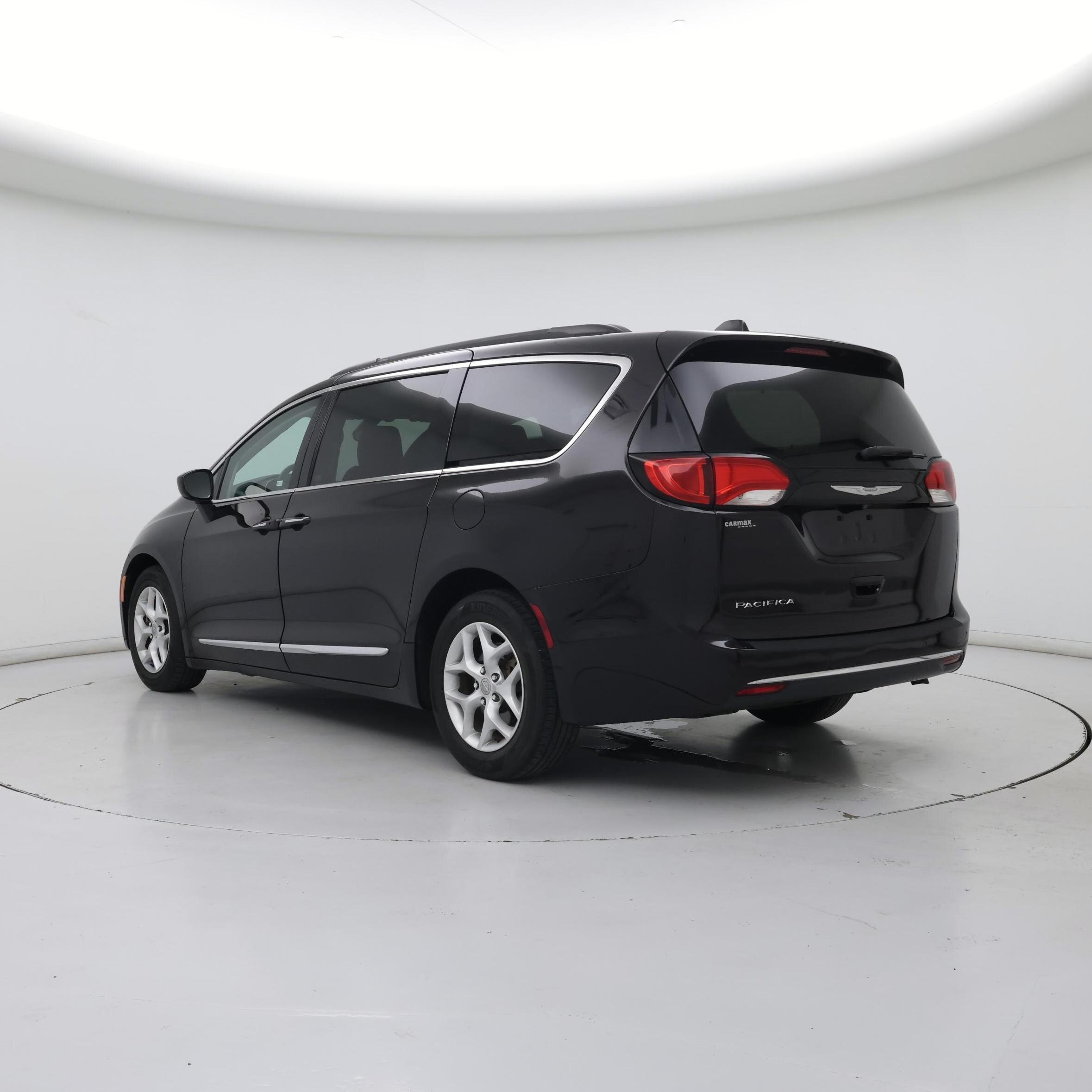 Thumbnail: 2017 Chrysler Pacifica - 2