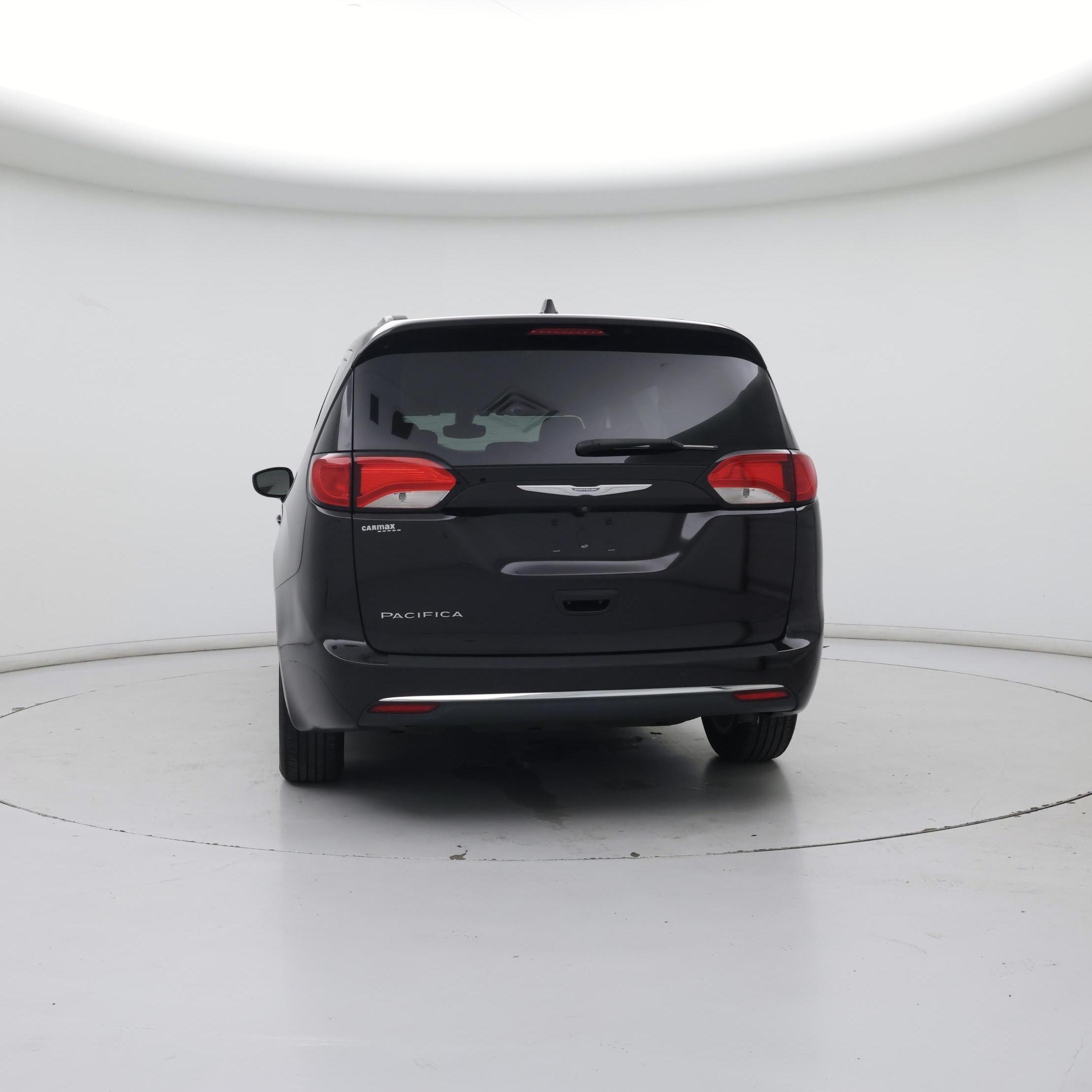 Thumbnail: 2017 Chrysler Pacifica - 6