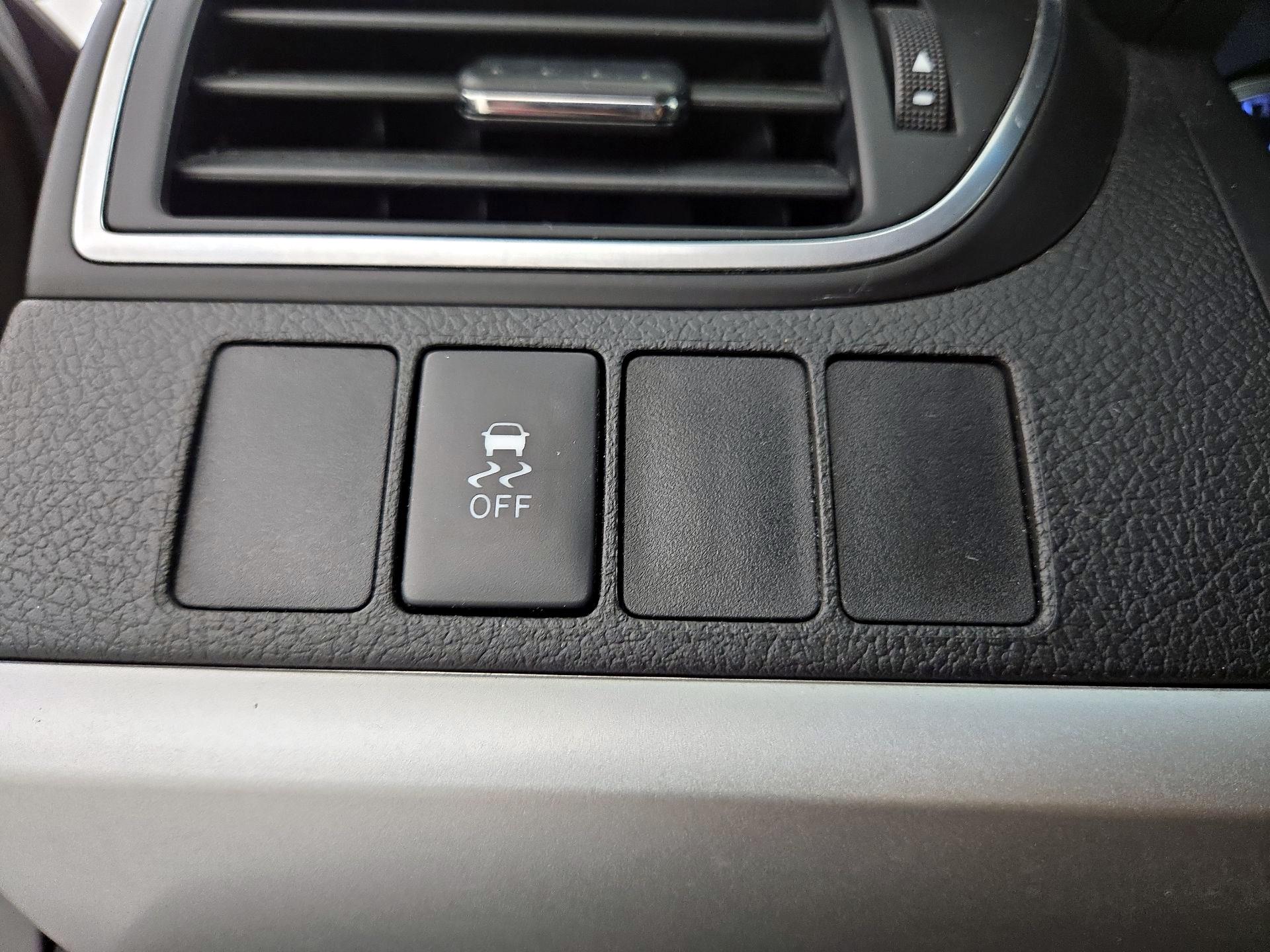 Thumbnail: 2016 Toyota Camry - 13
