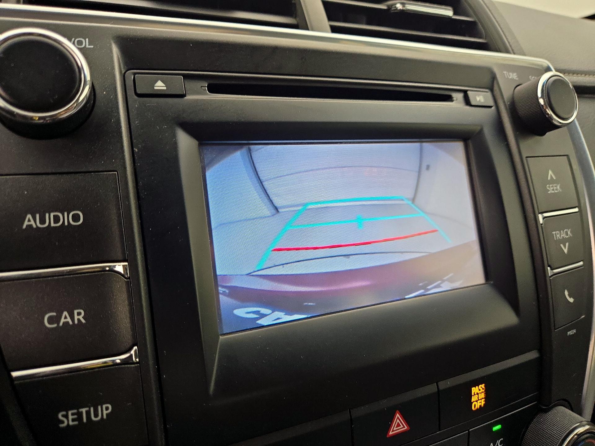 Thumbnail: 2016 Toyota Camry - 14