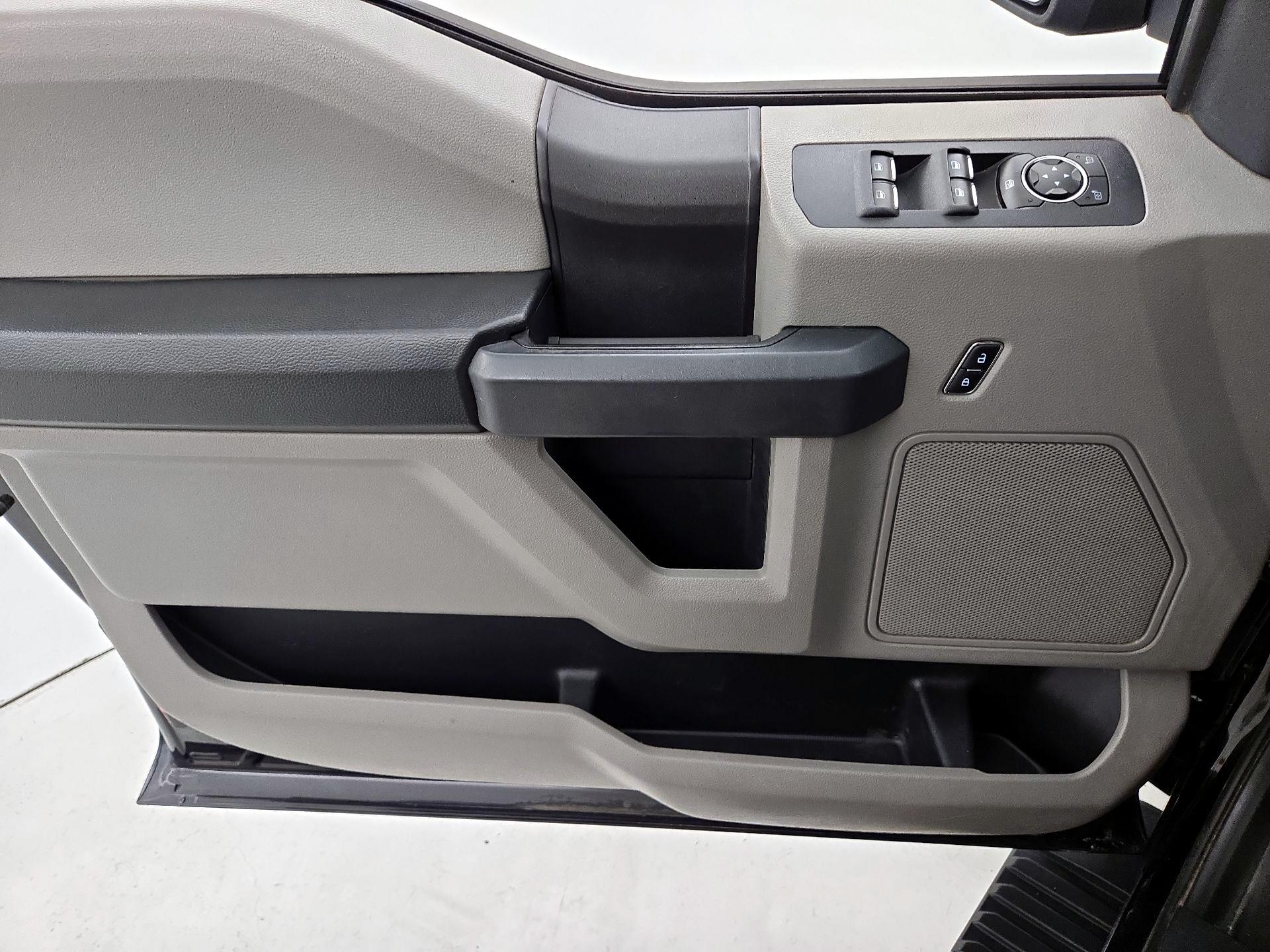 Thumbnail: 2016 Ford F-150 - 12