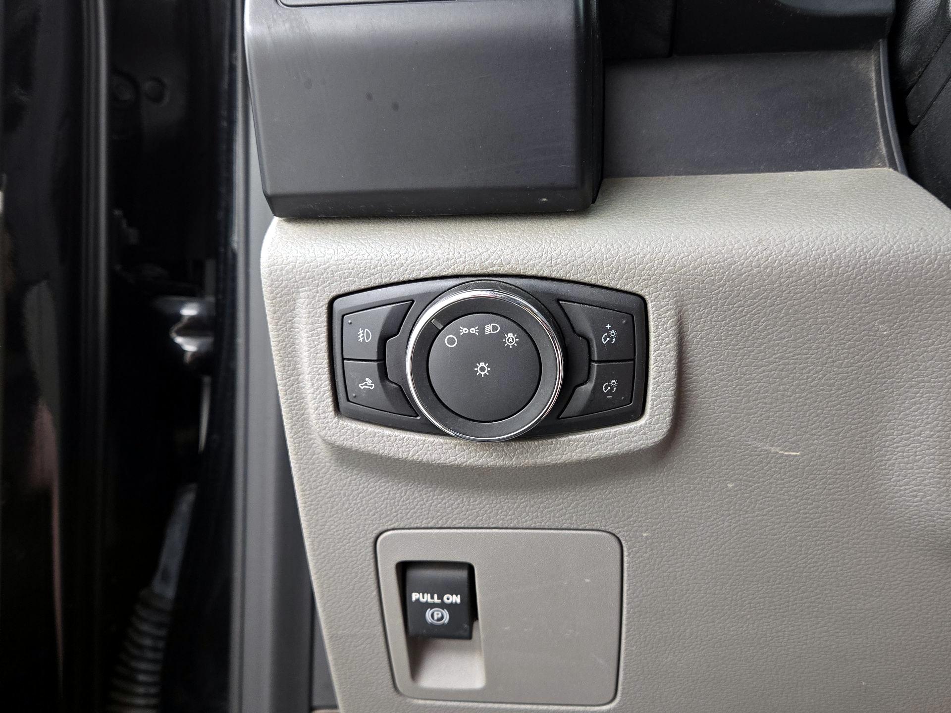 Thumbnail: 2016 Ford F-150 - 13