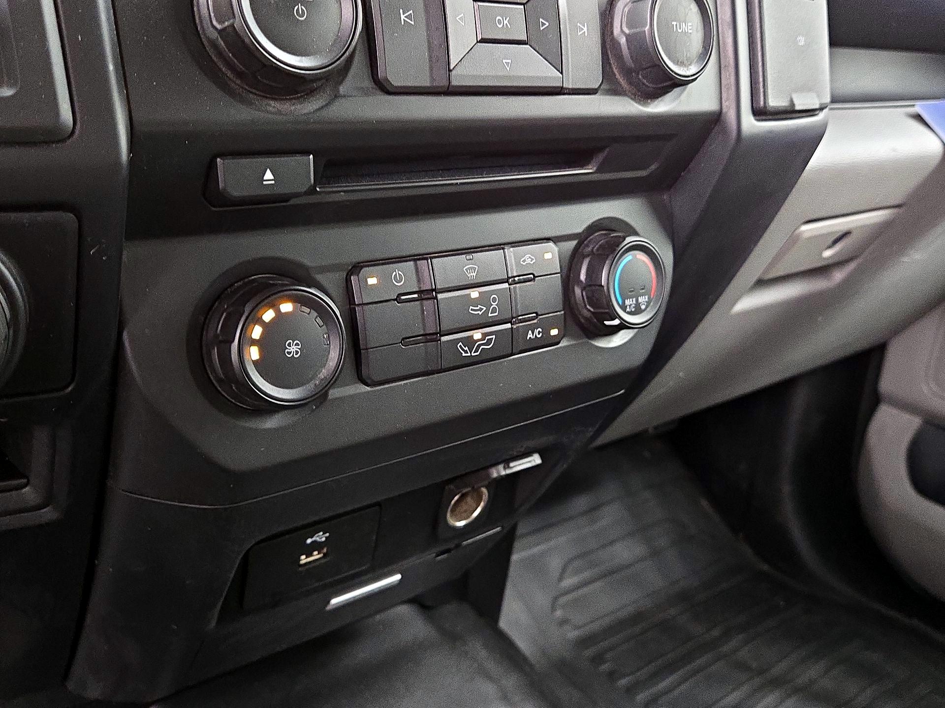 Thumbnail: 2016 Ford F-150 - 16