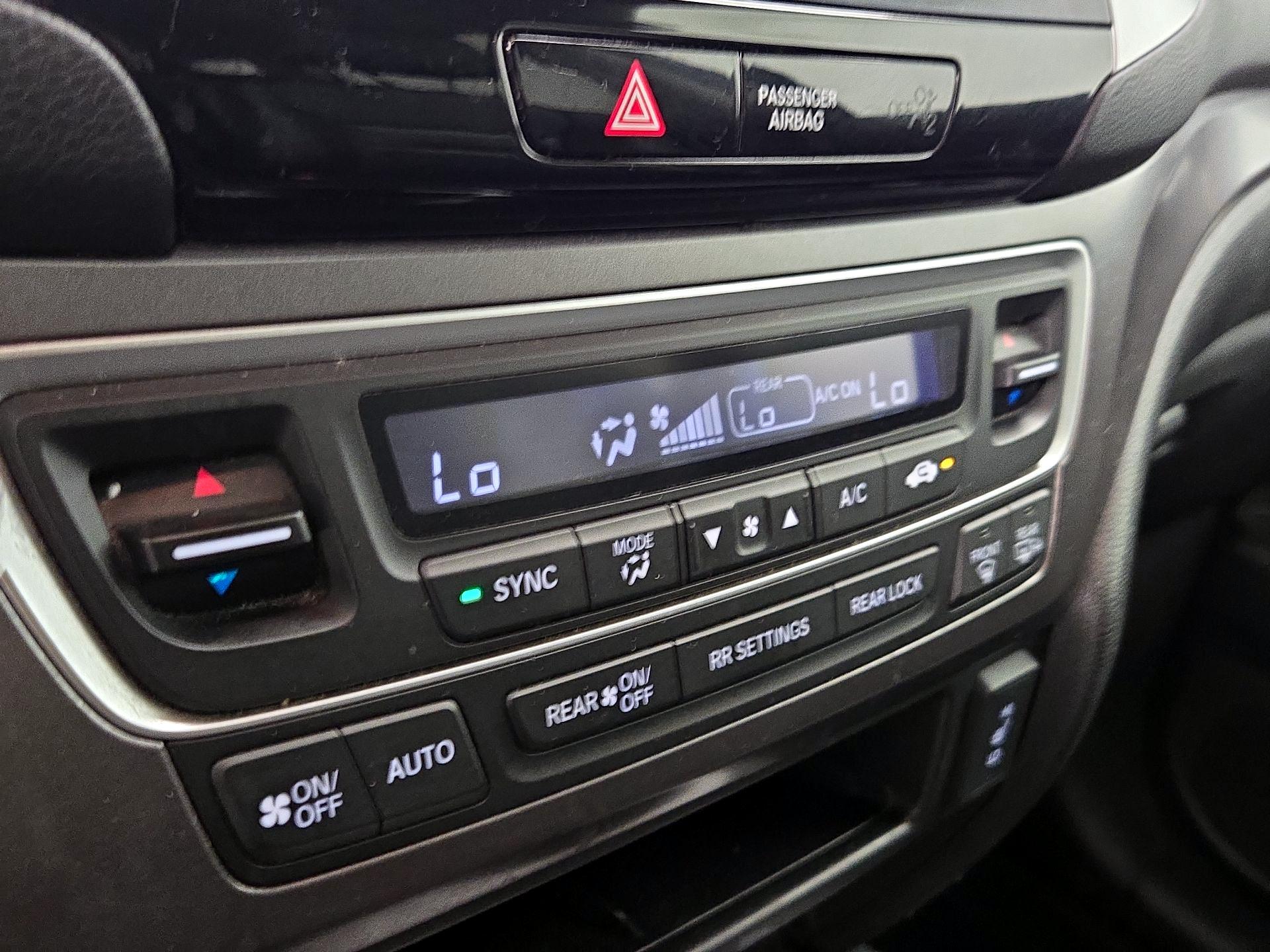 Thumbnail: 2016 Honda Pilot - 15
