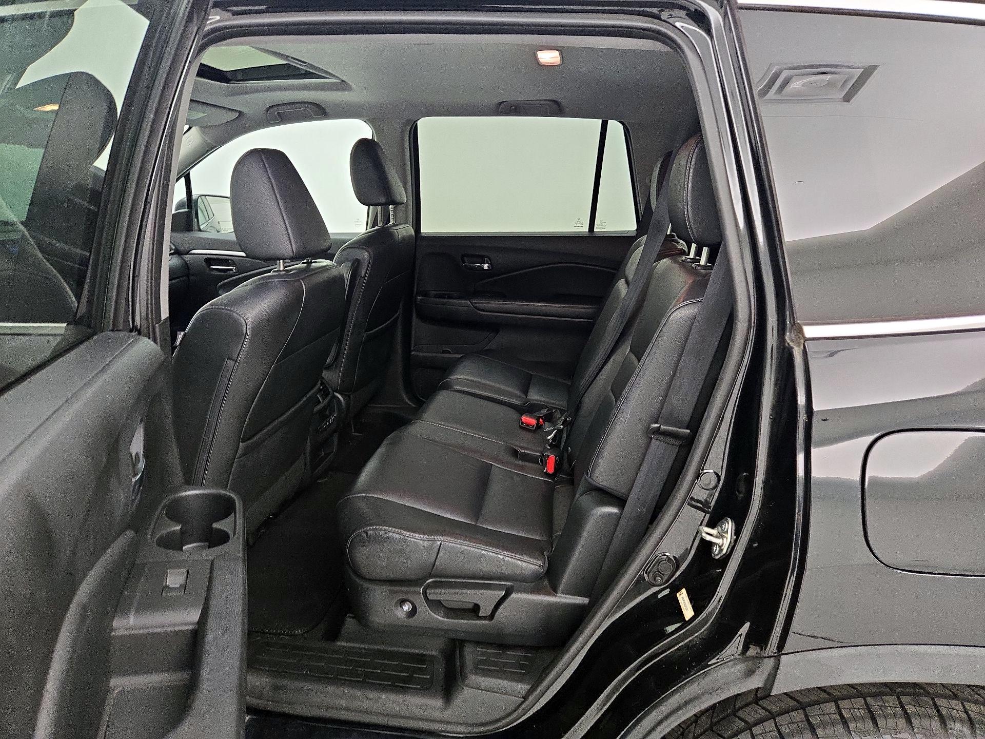 Thumbnail: 2016 Honda Pilot - 19
