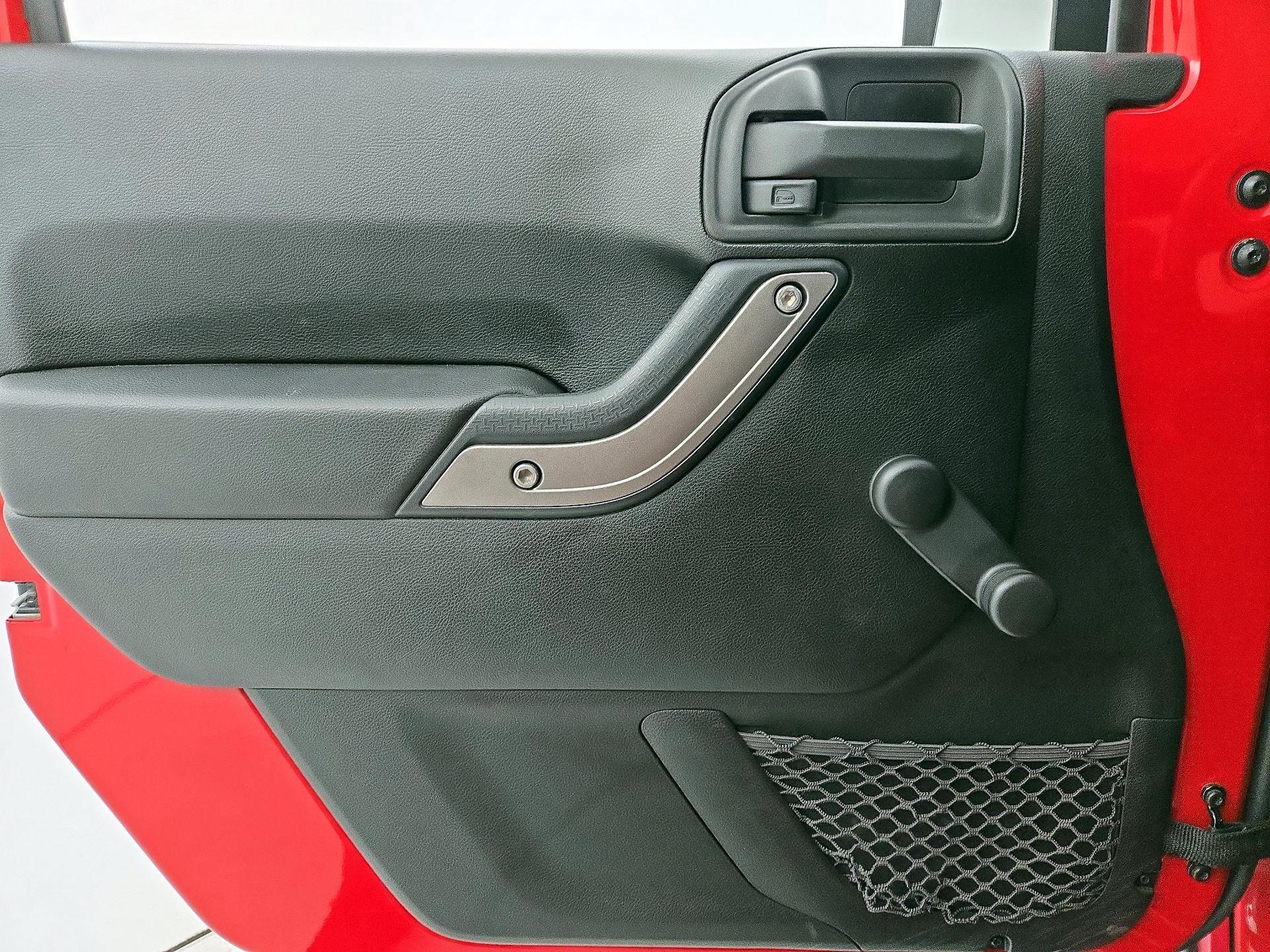 Thumbnail: 2013 Jeep Wrangler - 12