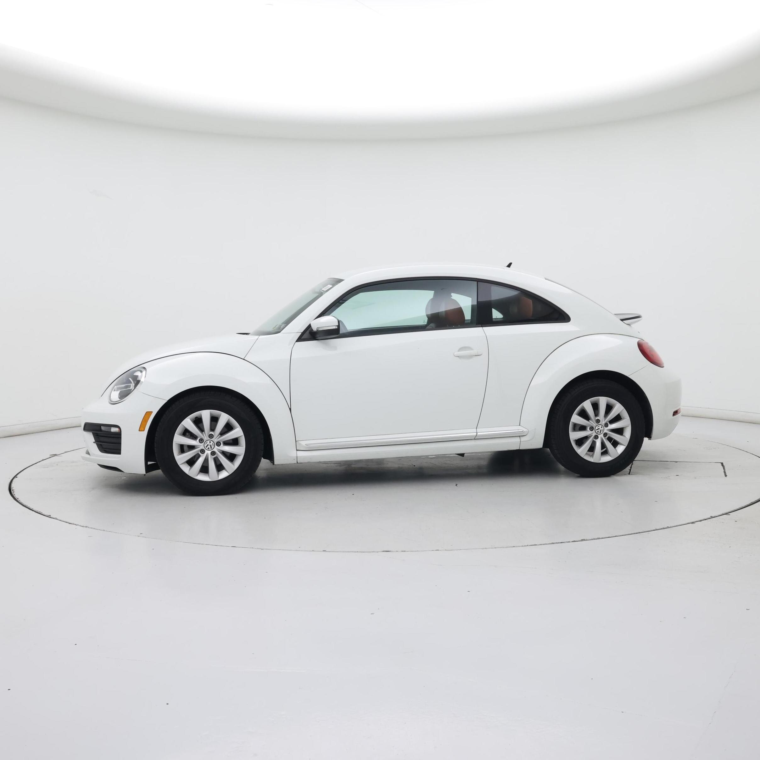 Thumbnail: 2019 Volkswagen Beetle - 3