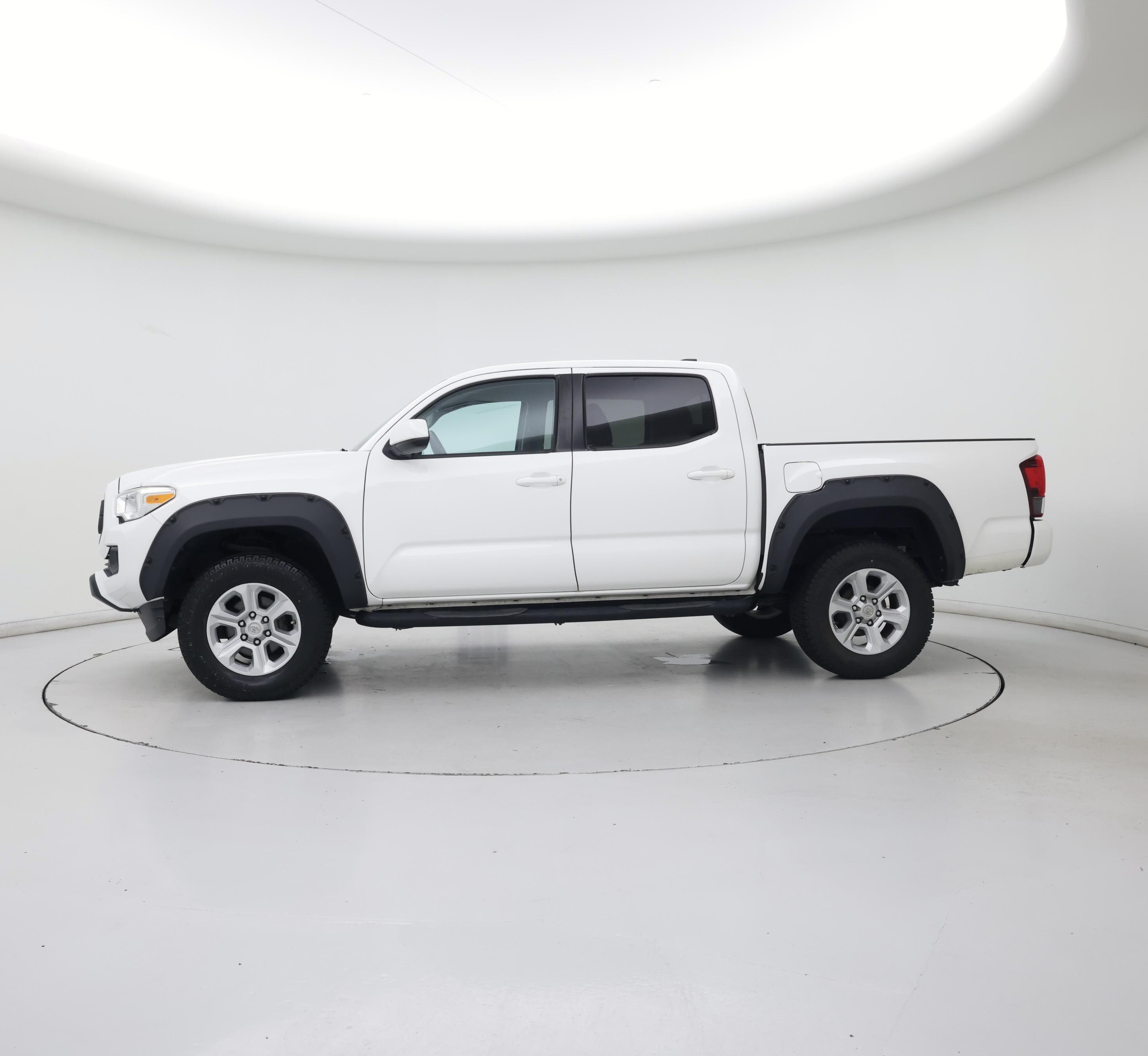 Thumbnail: 2020 Toyota Tacoma - 3