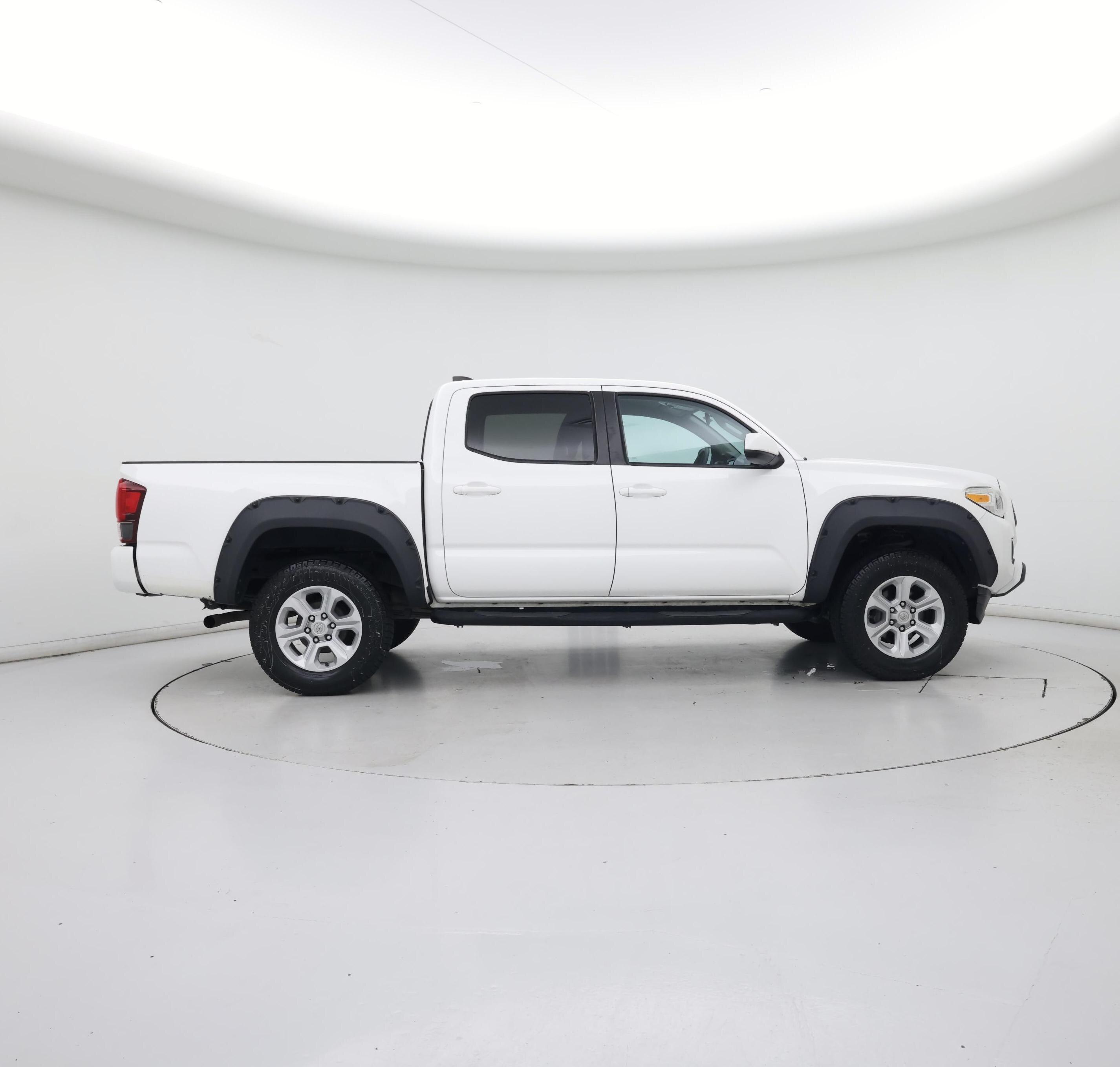 Thumbnail: 2020 Toyota Tacoma - 7