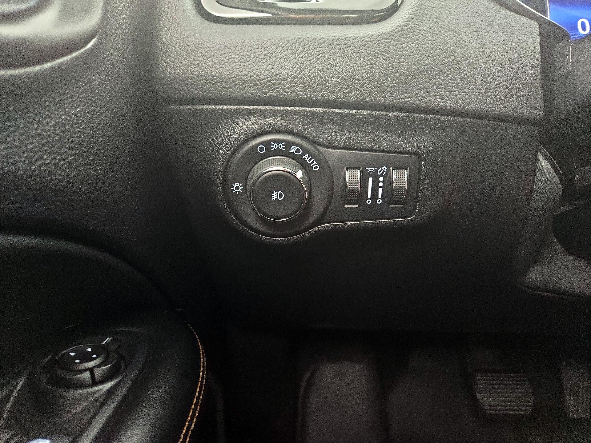 Thumbnail: 2021 Jeep Compass - 13