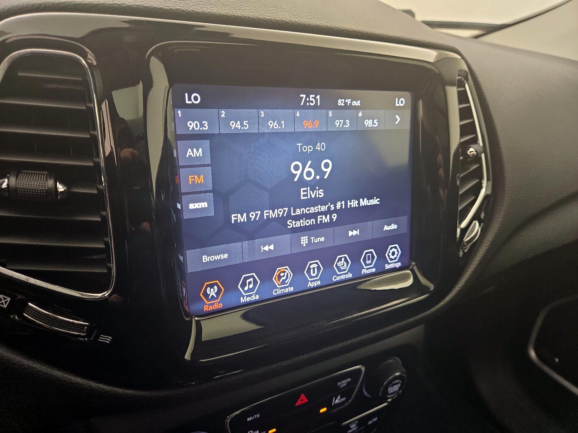 Thumbnail: 2021 Jeep Compass - 15